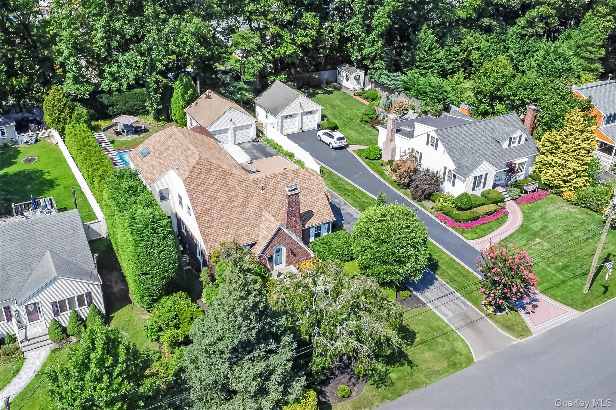 Single Family Village Line Road Suffolk County, NY 11702, MLS-919627-38