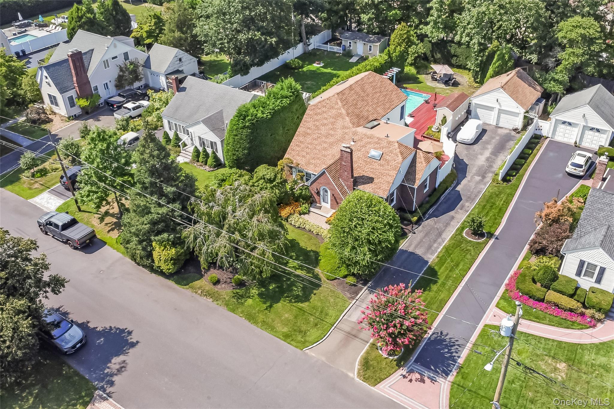 Single Family Village Line Road Suffolk County, NY 11702, MLS-919627-39