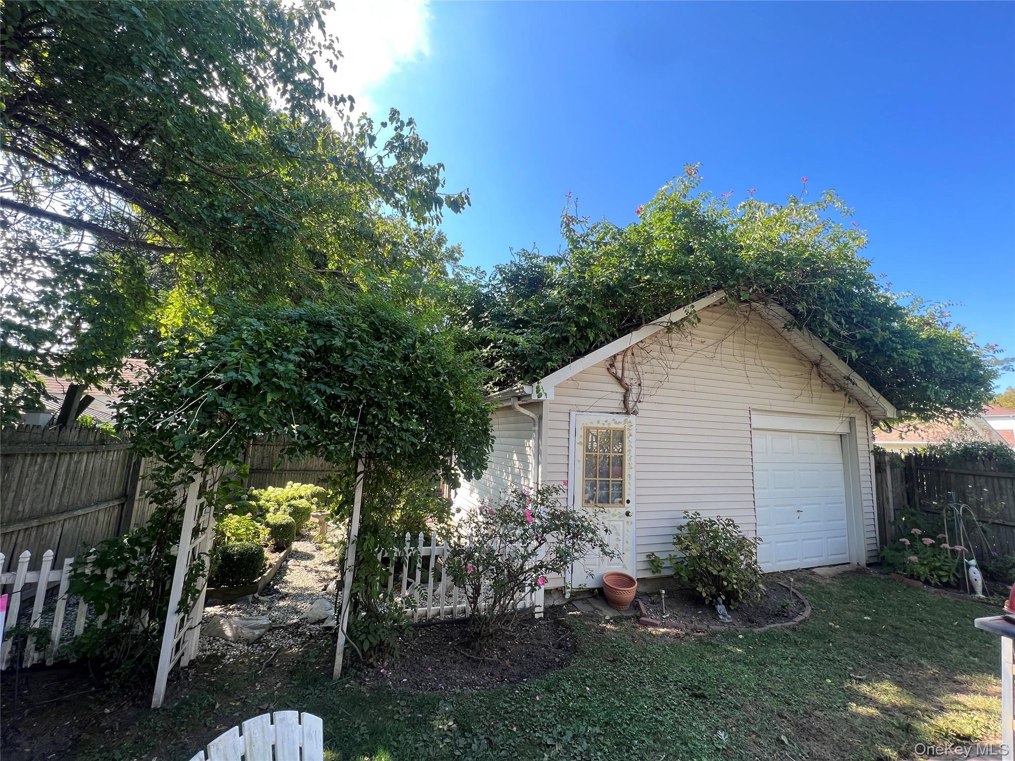 Single Family Howell  Nassau County, NY 11710, MLS-919633-13