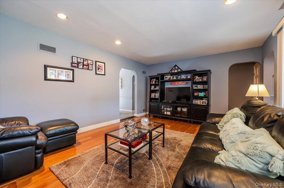 Single Family Knight  Nassau County, NY 11572, MLS-919665-5