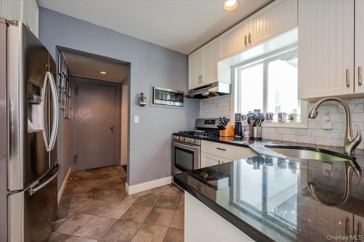 Single Family Knight  Nassau County, NY 11572, MLS-919665-8