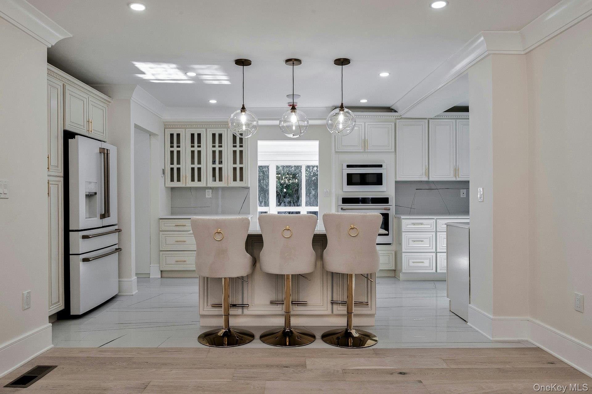 Single Family Long Nassau County, NY 11550, MLS-919692-12