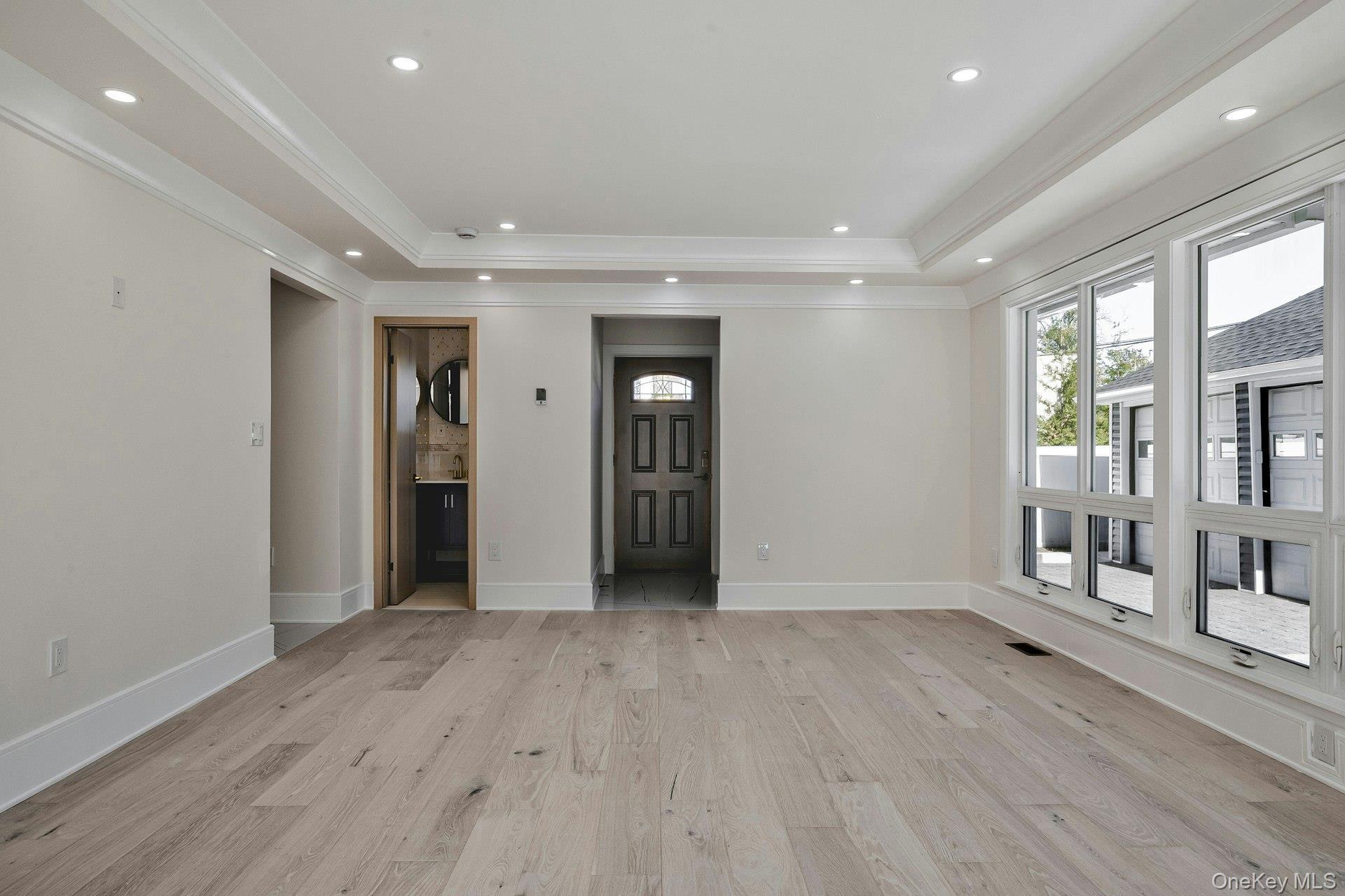 Single Family Long Nassau County, NY 11550, MLS-919692-21