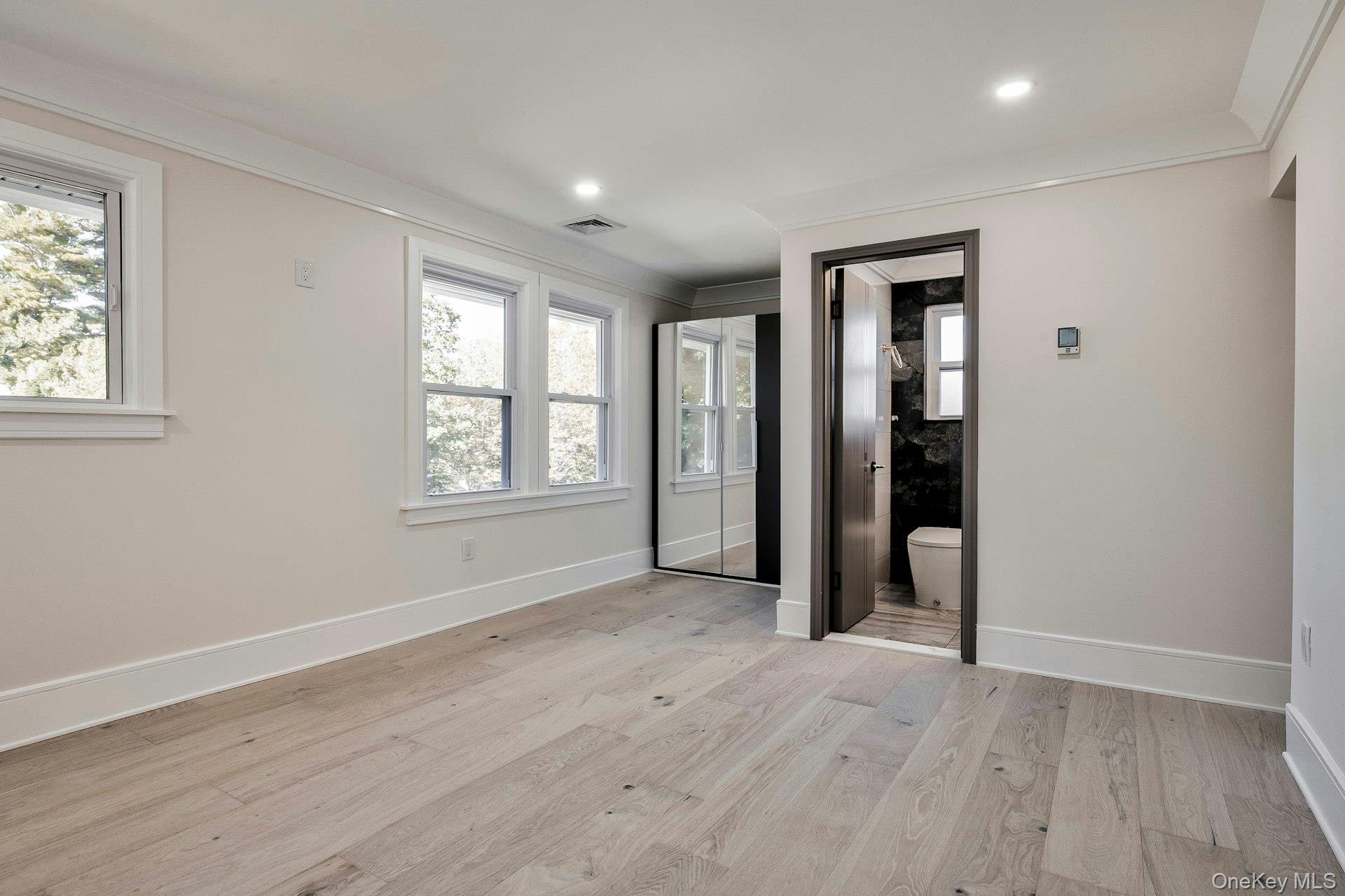 Single Family Long Nassau County, NY 11550, MLS-919692-31