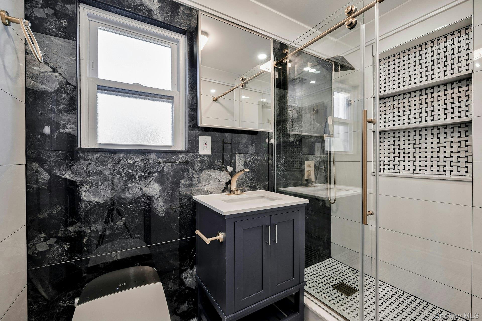 Single Family Long Nassau County, NY 11550, MLS-919692-33