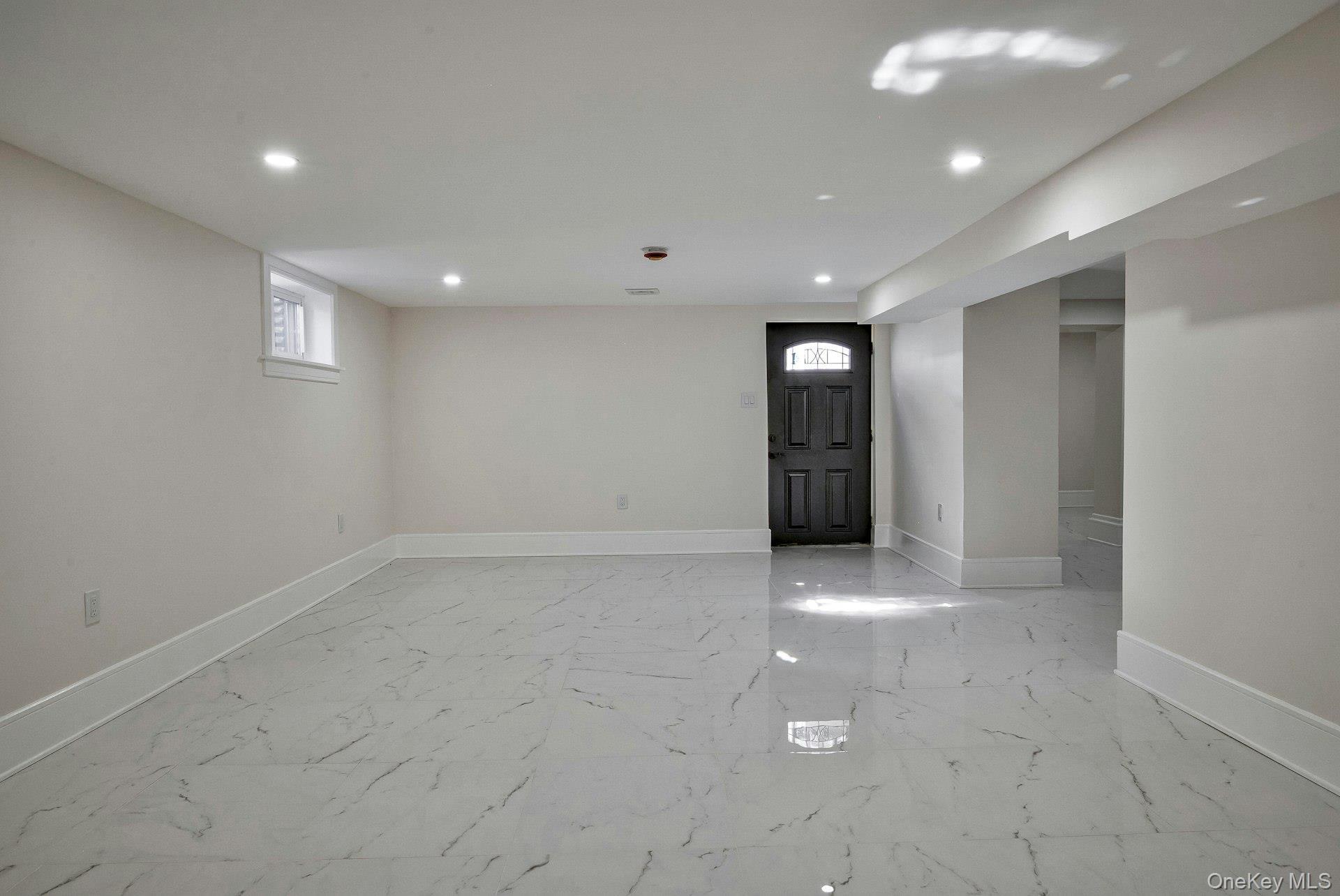 Single Family Long Nassau County, NY 11550, MLS-919692-39