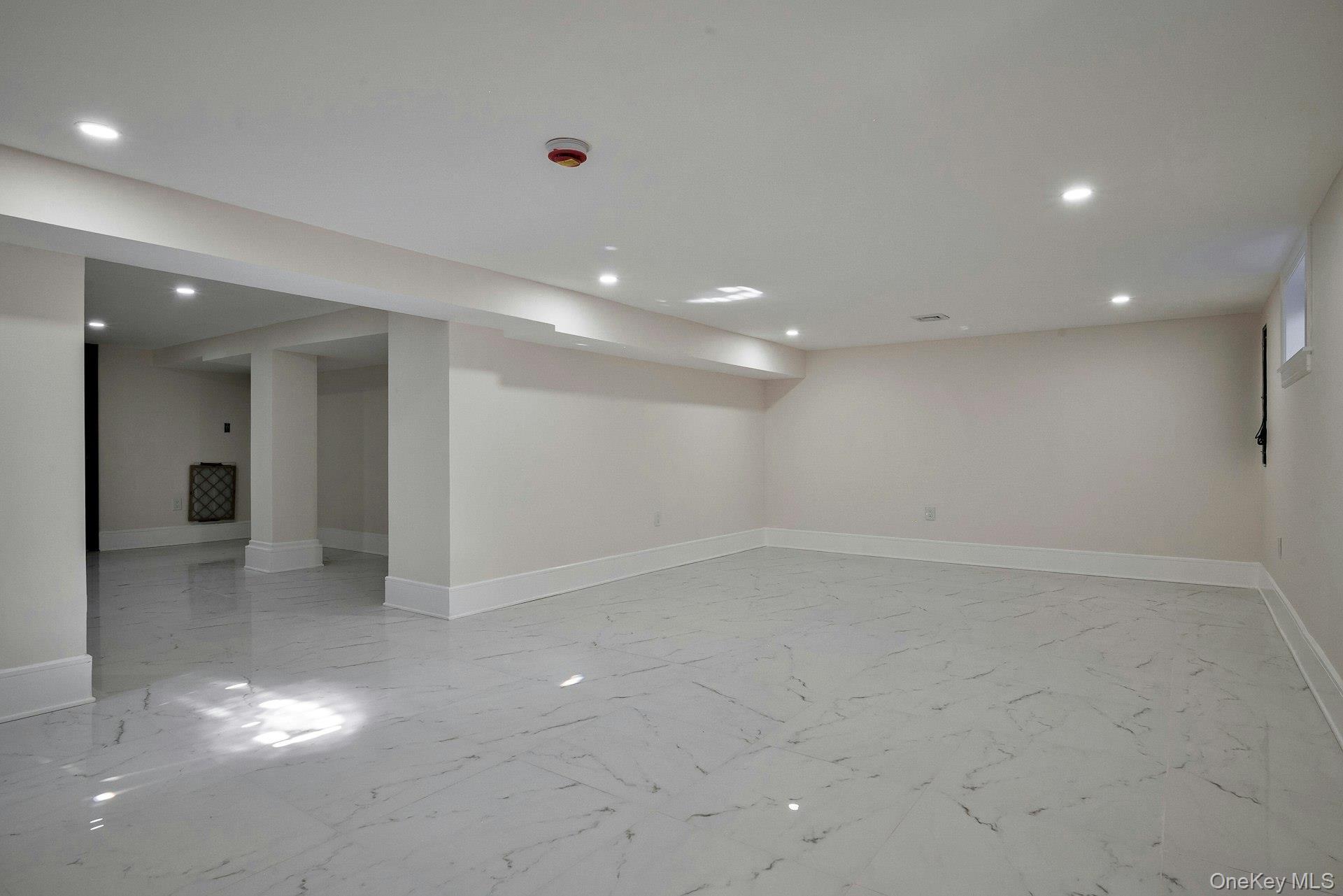 Single Family Long Nassau County, NY 11550, MLS-919692-40