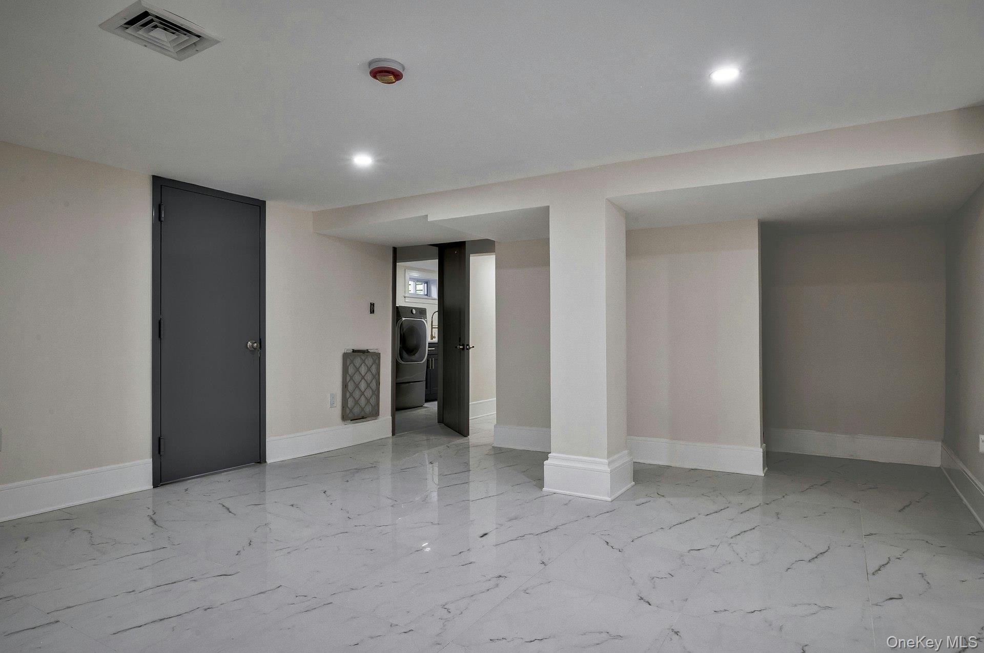 Single Family Long Nassau County, NY 11550, MLS-919692-41