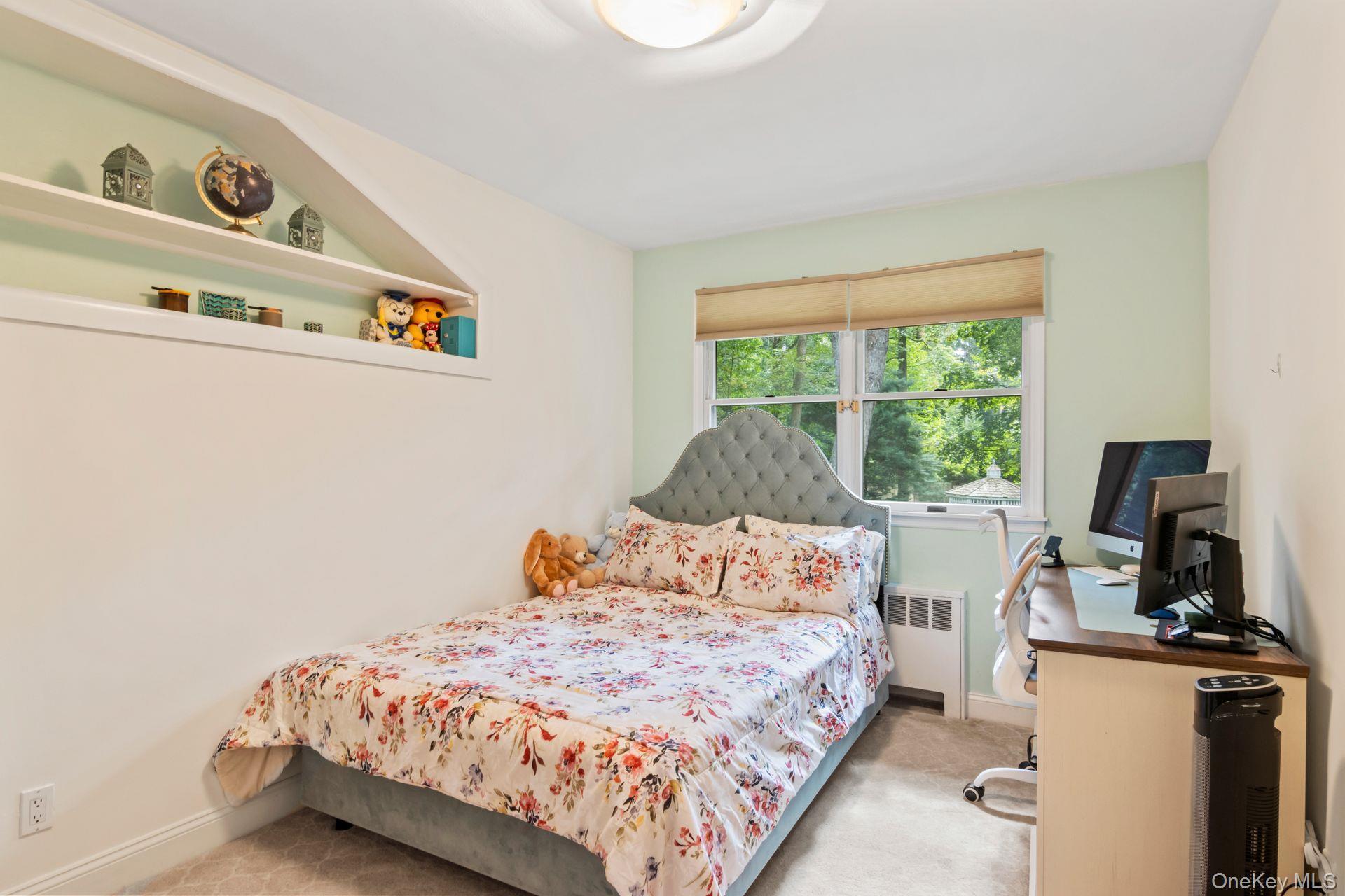 Single Family Bluebird Suffolk County, NY 11743, MLS-919701-10