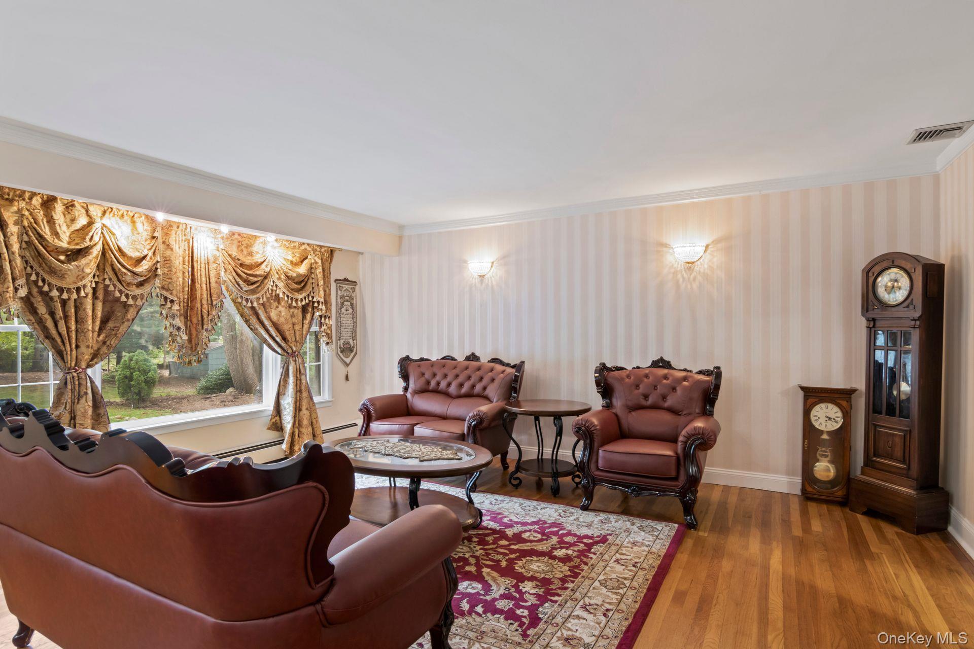 Single Family Bluebird Suffolk County, NY 11743, MLS-919701-23