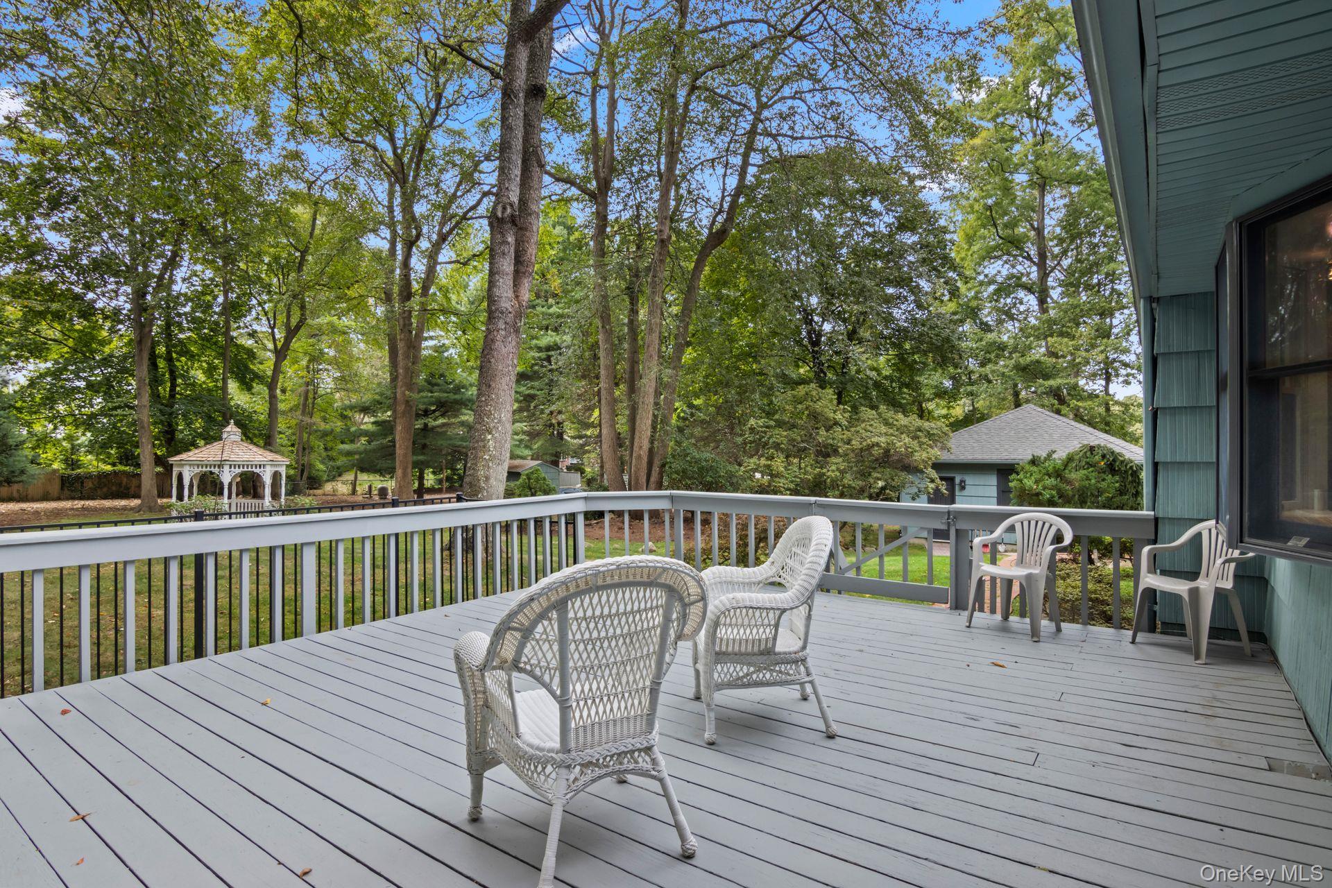 Single Family Bluebird Suffolk County, NY 11743, MLS-919701-26