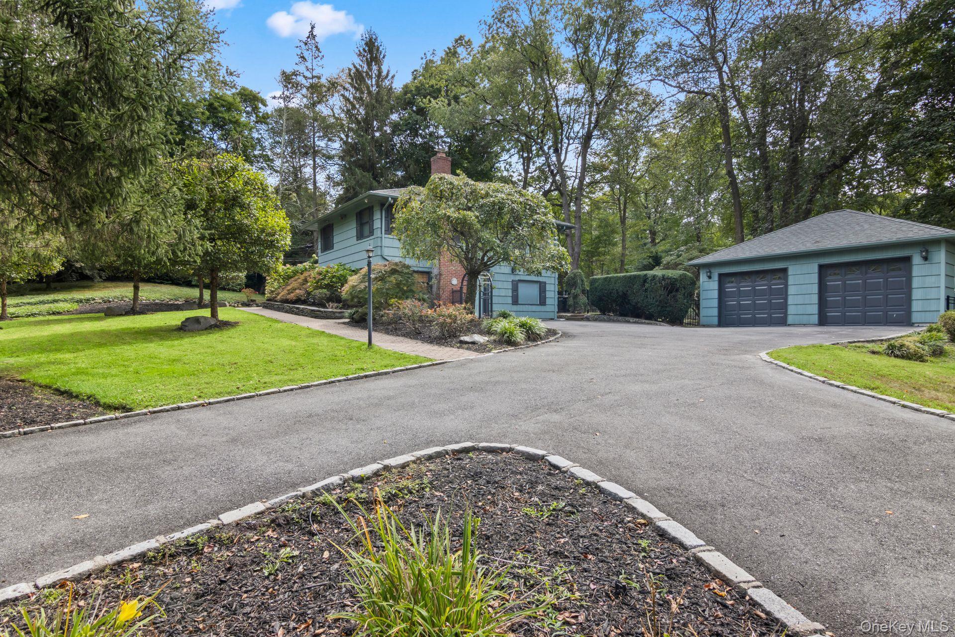 Single Family Bluebird Suffolk County, NY 11743, MLS-919701-7