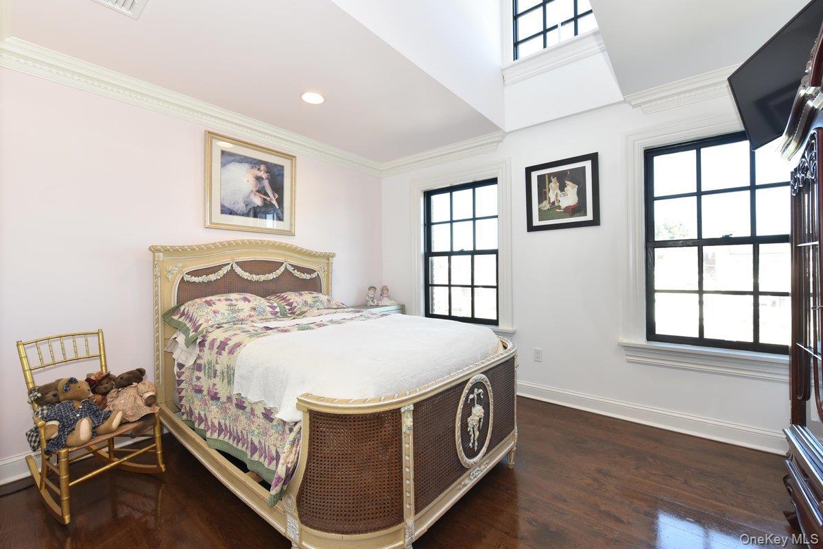 Single Family Monroe  Nassau County, NY 11710, MLS-919769-32