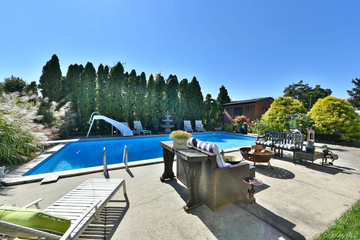 Single Family Monroe  Nassau County, NY 11710, MLS-919769-36