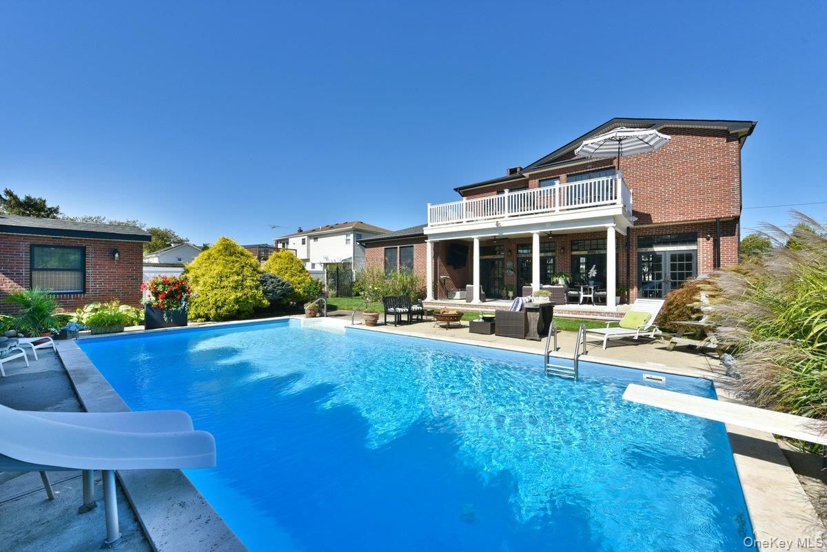 Single Family Monroe  Nassau County, NY 11710, MLS-919769-39