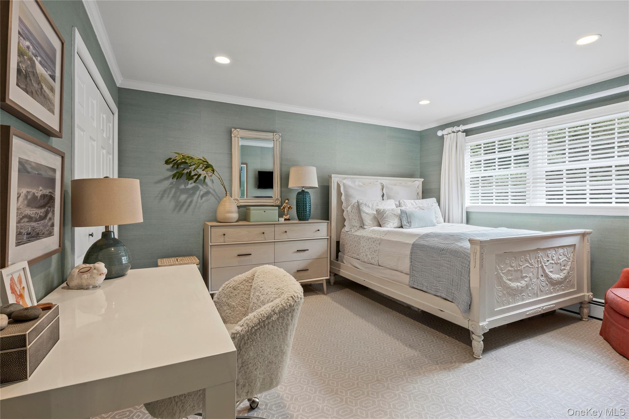 Single Family Bay Suffolk County, NY 11743, MLS-919790-25