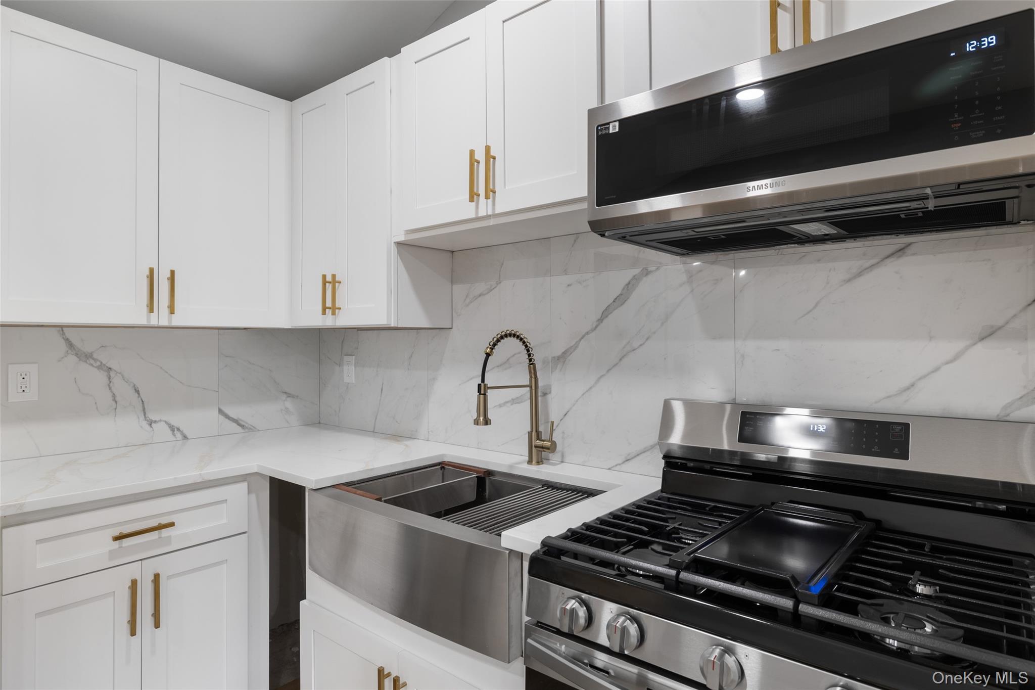 Single Family Scherger Suffolk County, NY 11772, MLS-919838-9