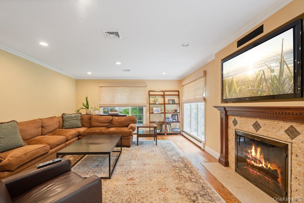 Single Family Chestnut Nassau County, NY 11576, MLS-919840-4