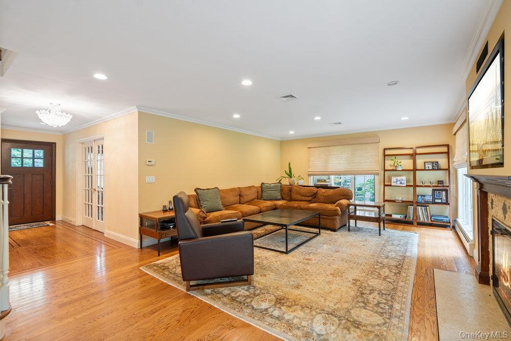 Single Family Chestnut Nassau County, NY 11576, MLS-919840-5