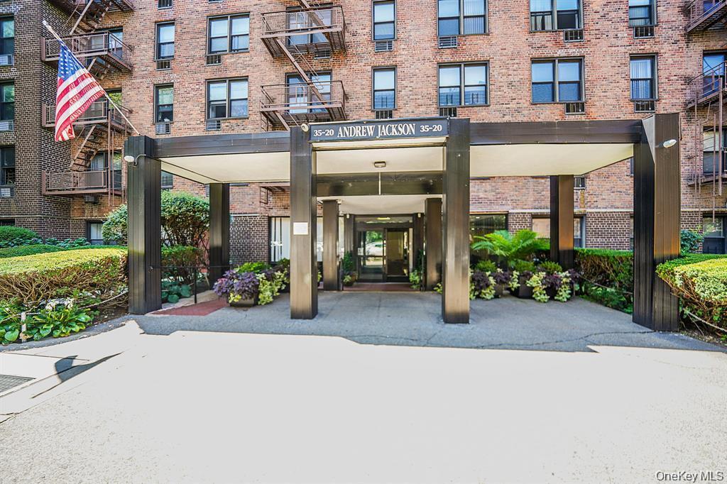 Condo Leverich  Queens, NY 11372, MLS-919896-2
