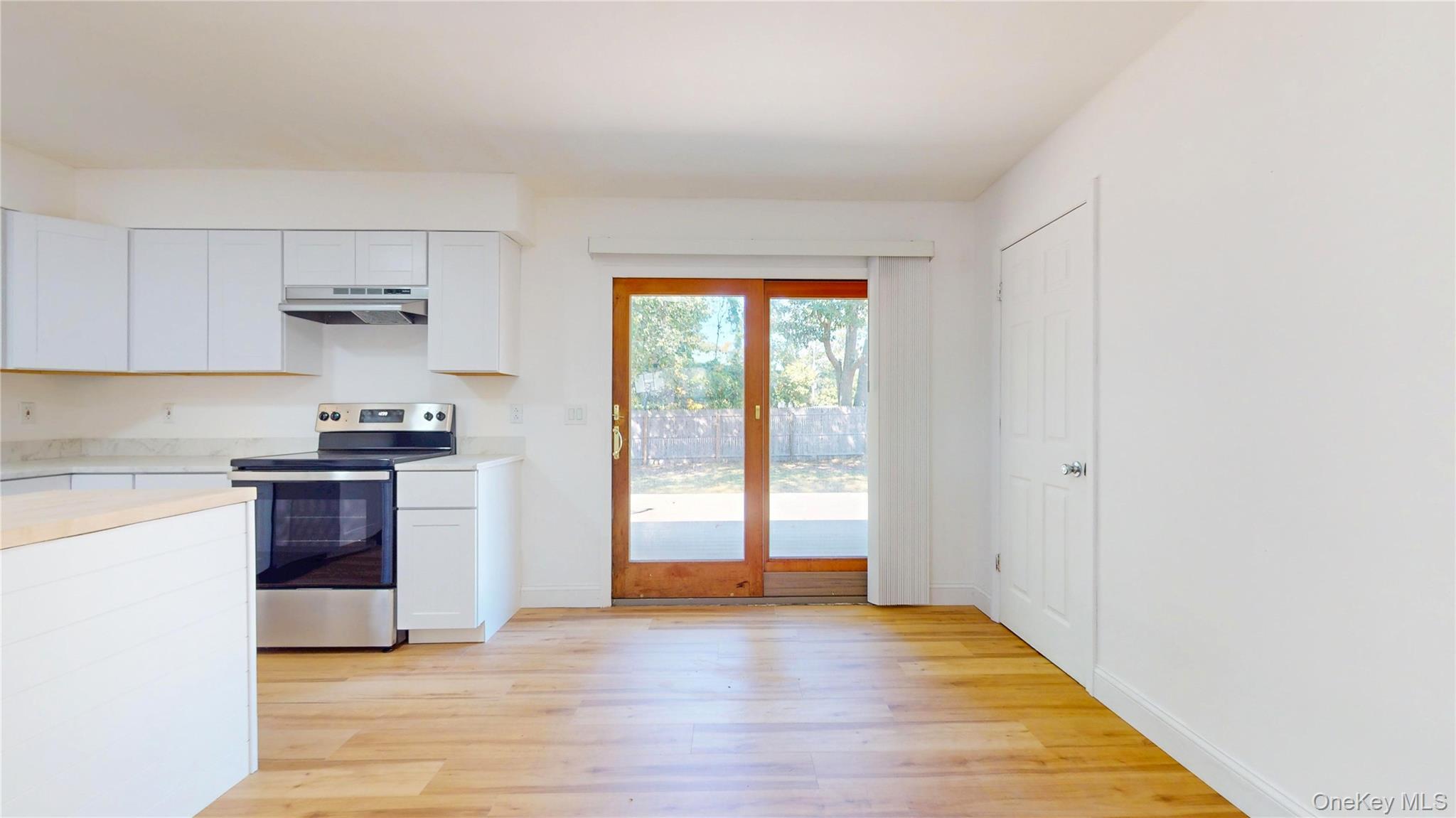 Single Family Brushwood  Suffolk County, NY 11967, MLS-919908-8