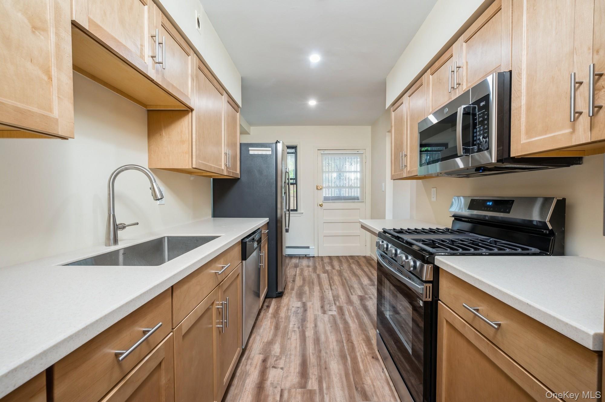 Single Family East 219th Bronx, NY 10469, MLS-919922-12