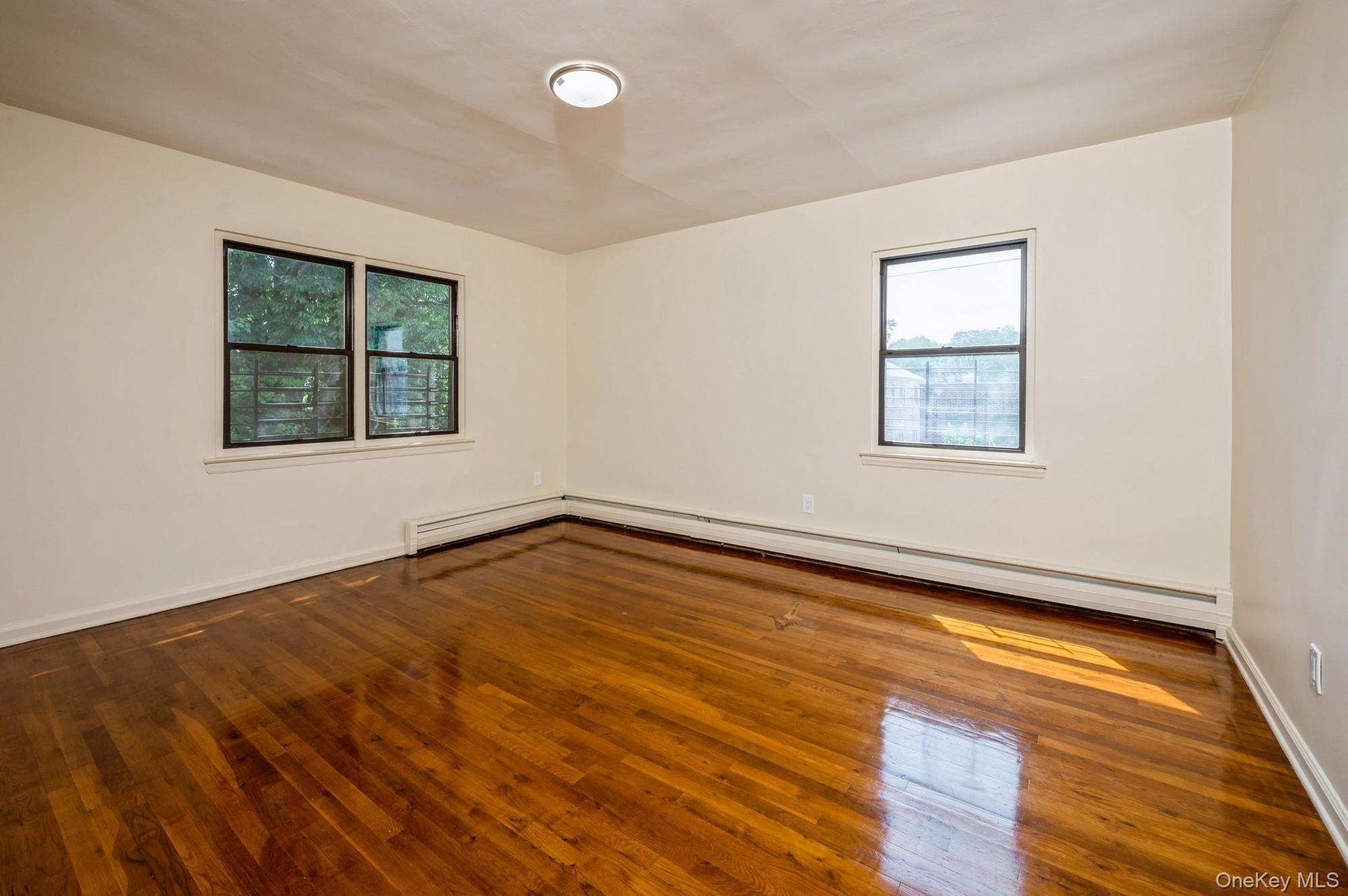 Single Family East 219th Bronx, NY 10469, MLS-919922-15