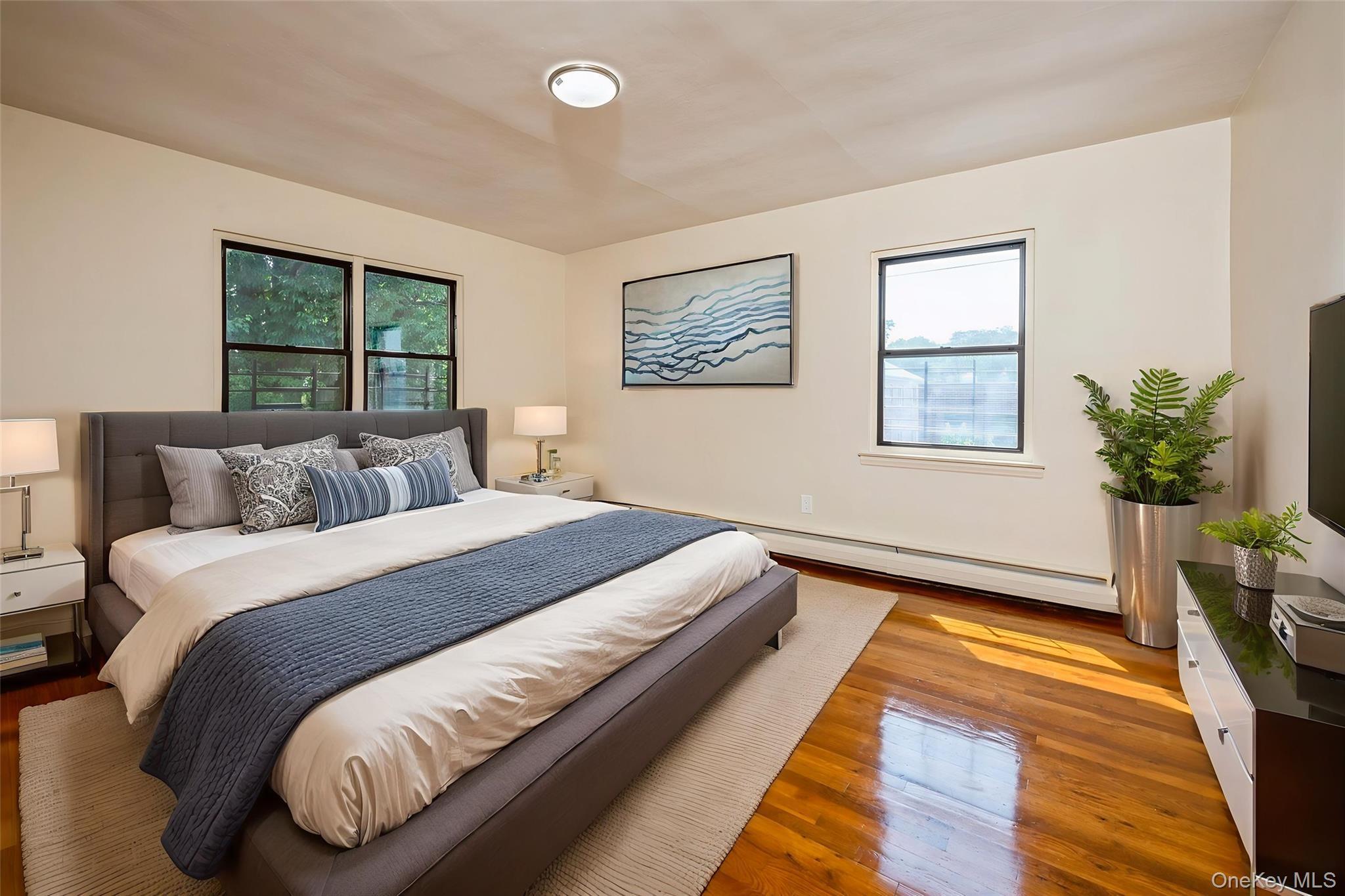 Single Family East 219th Bronx, NY 10469, MLS-919922-16