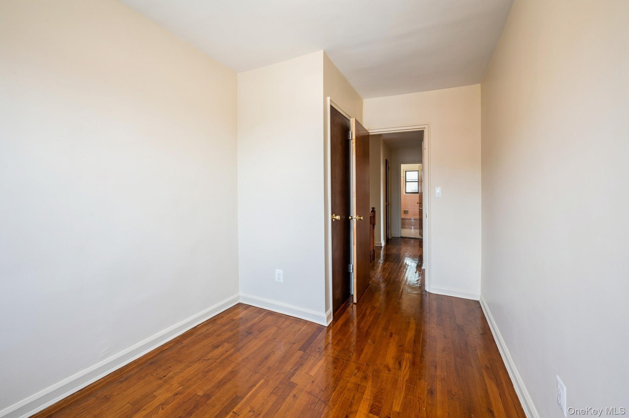 Single Family East 219th Bronx, NY 10469, MLS-919922-19