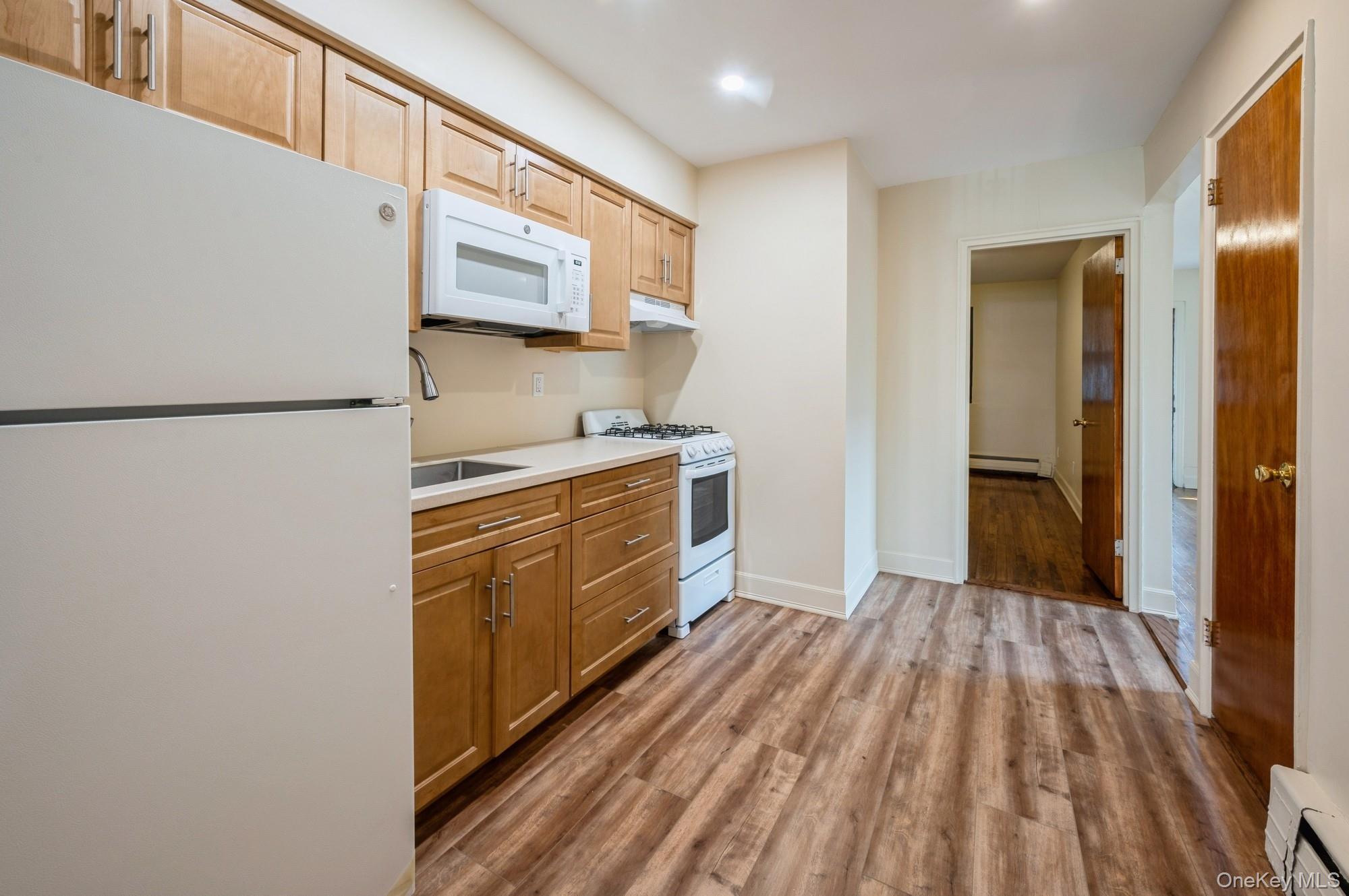 Single Family East 219th Bronx, NY 10469, MLS-919922-23