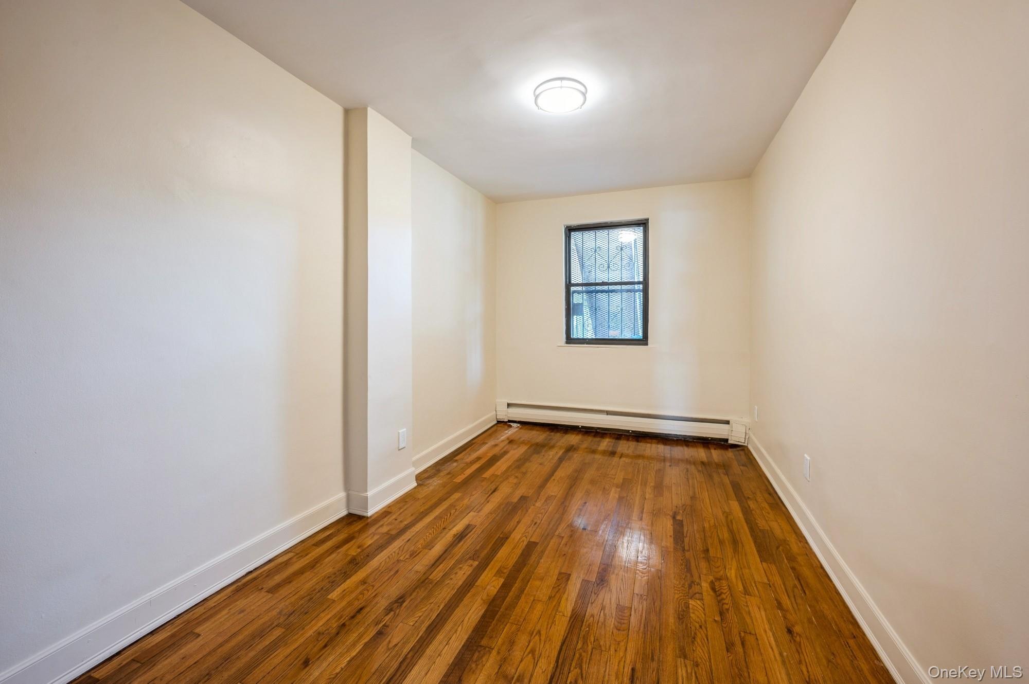 Single Family East 219th Bronx, NY 10469, MLS-919922-28