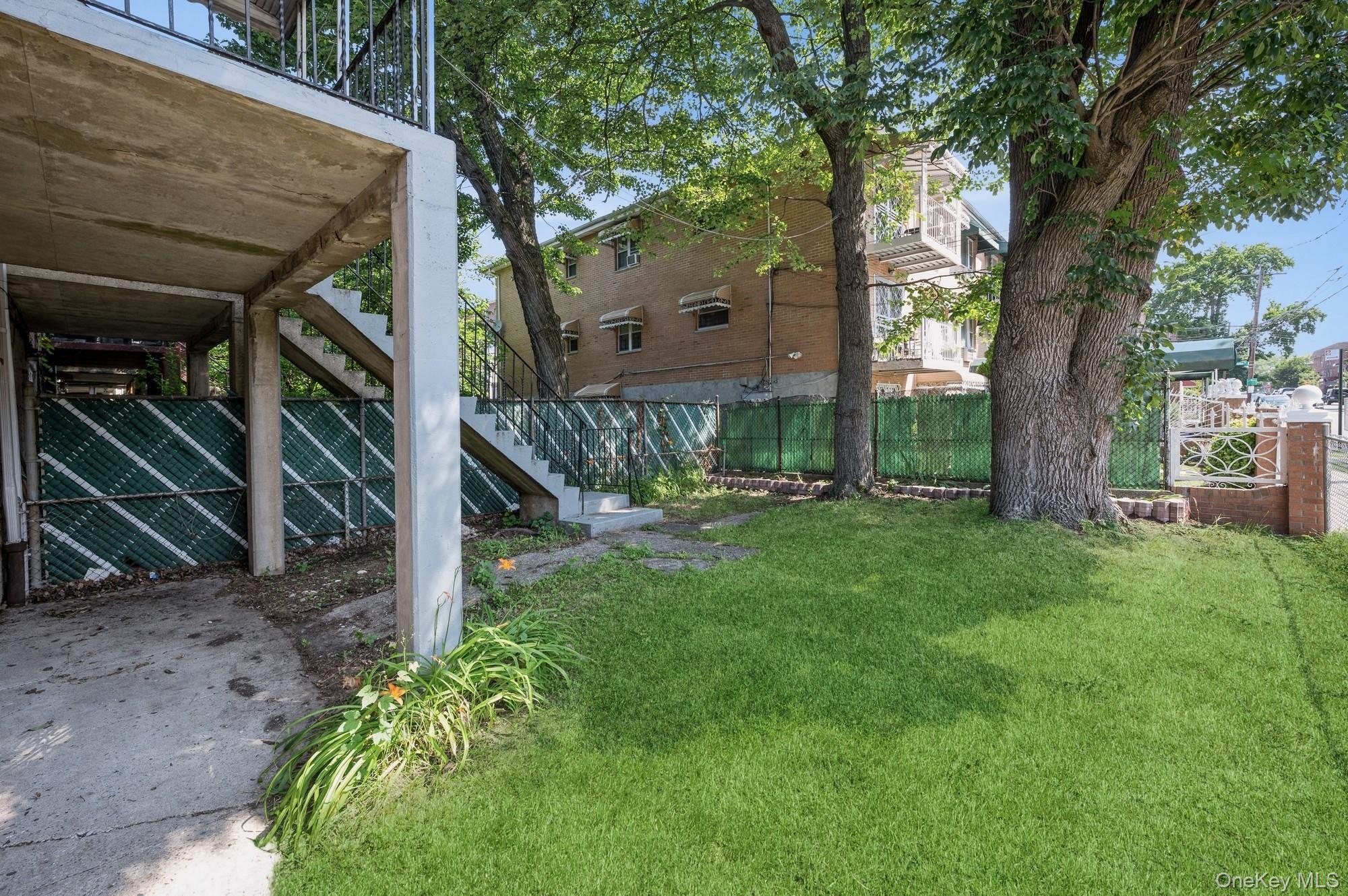 Single Family East 219th Bronx, NY 10469, MLS-919922-31