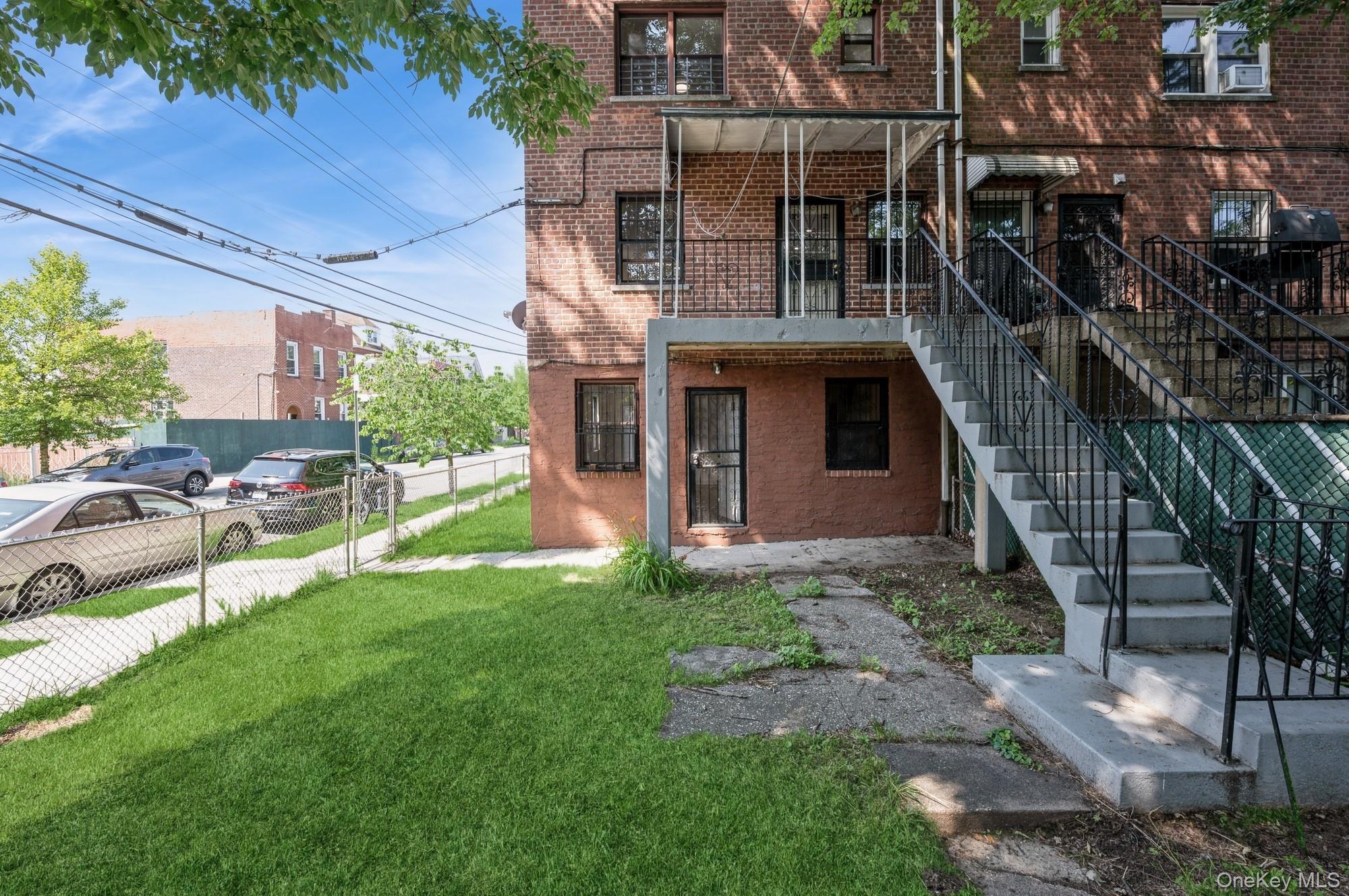 Single Family East 219th Bronx, NY 10469, MLS-919922-33