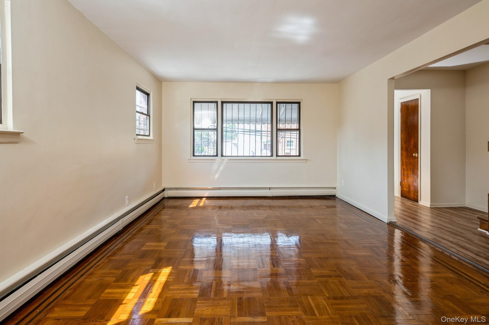 Single Family East 219th Bronx, NY 10469, MLS-919922-5