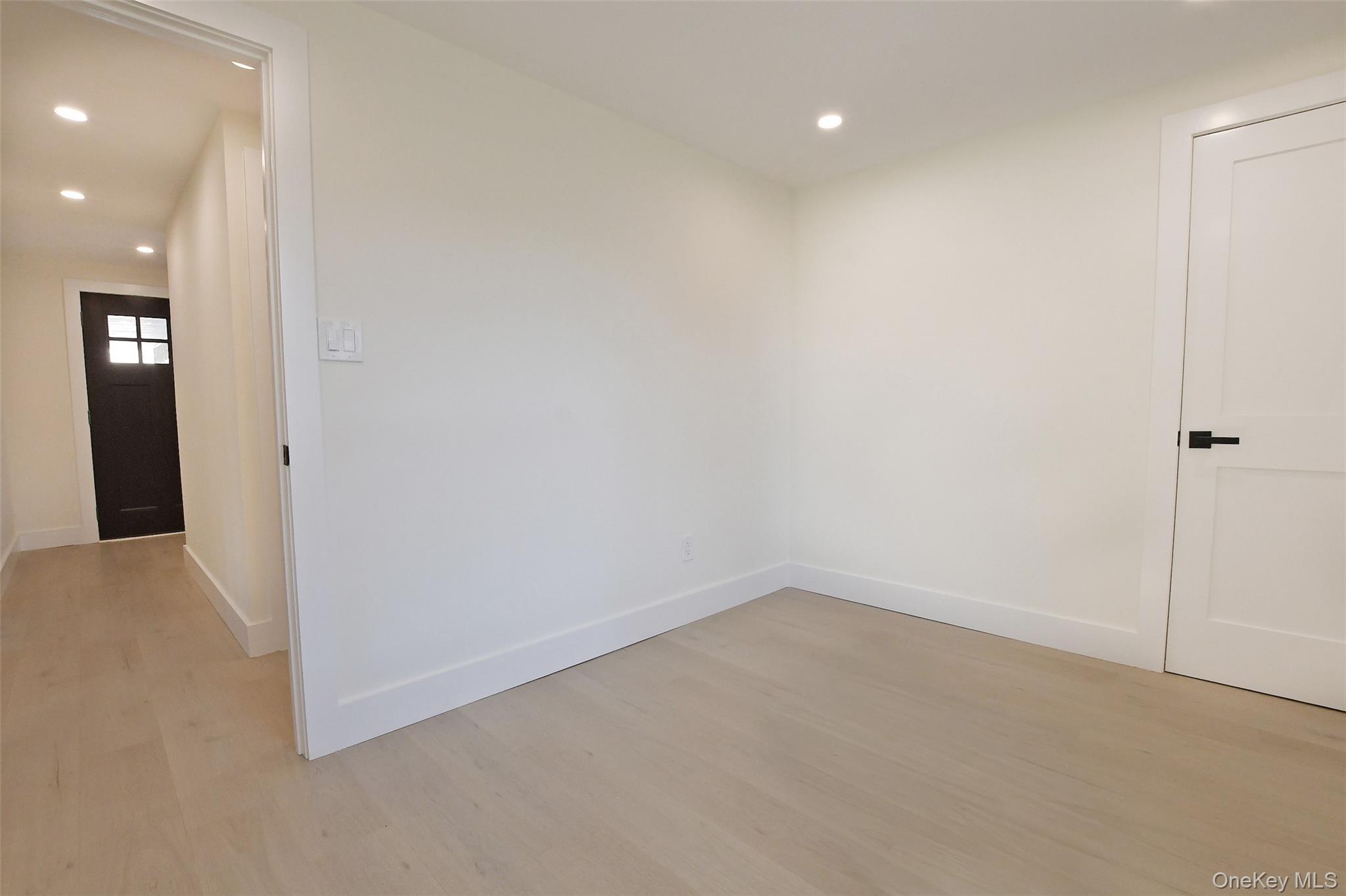 Single Family Spurwoods  Suffolk County, NY 11738, MLS-919960-13