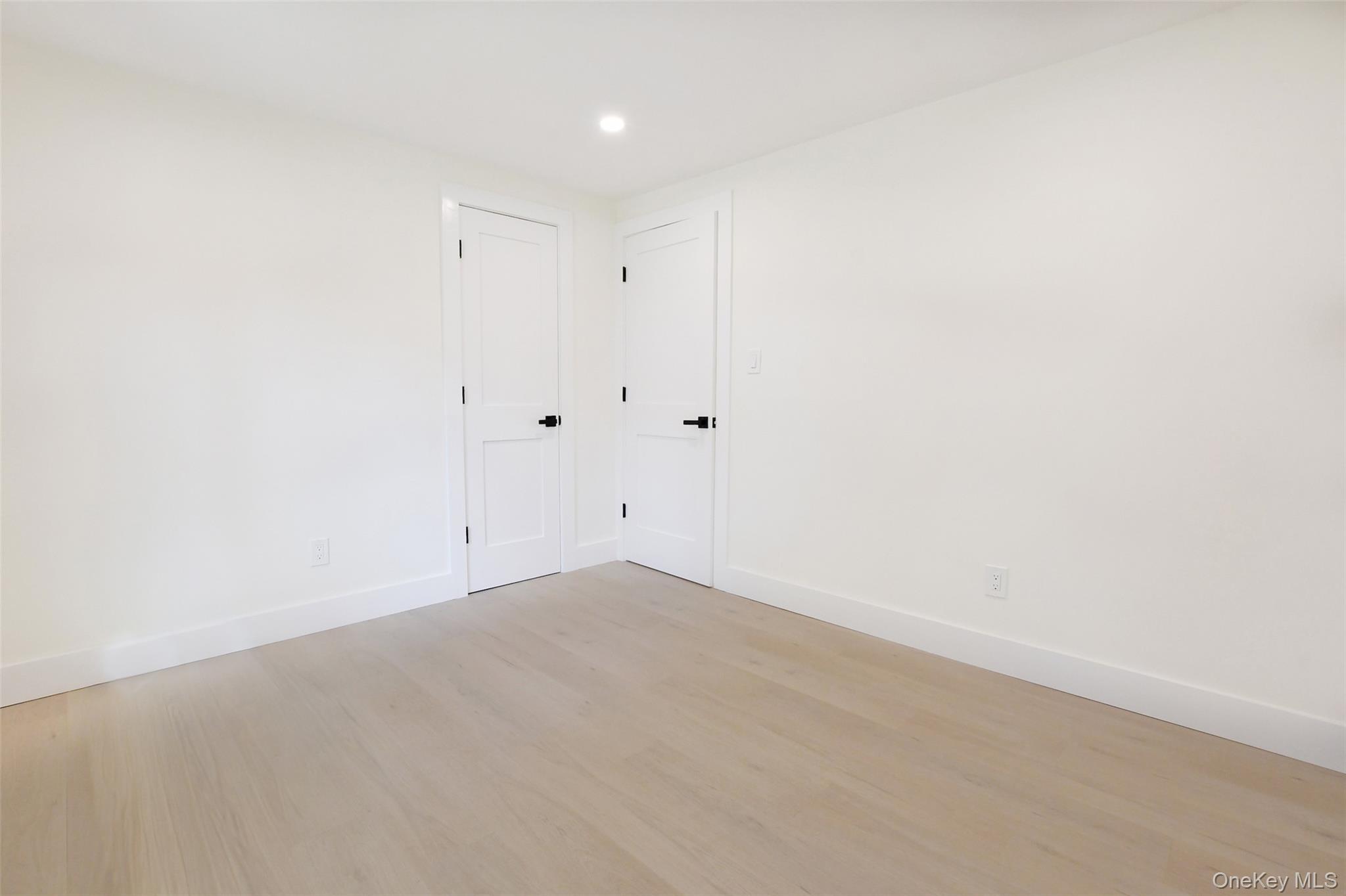 Single Family Spurwoods  Suffolk County, NY 11738, MLS-919960-22