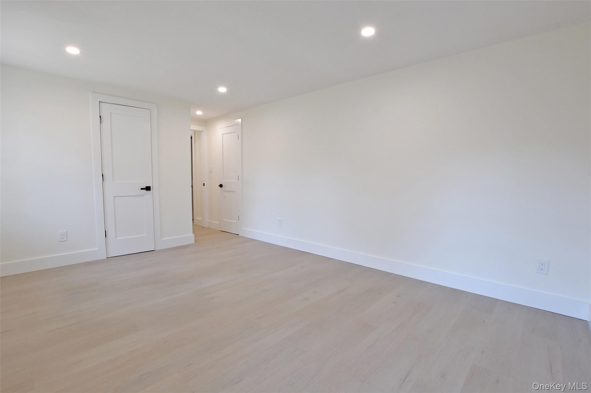 Single Family Spurwoods  Suffolk County, NY 11738, MLS-919960-26