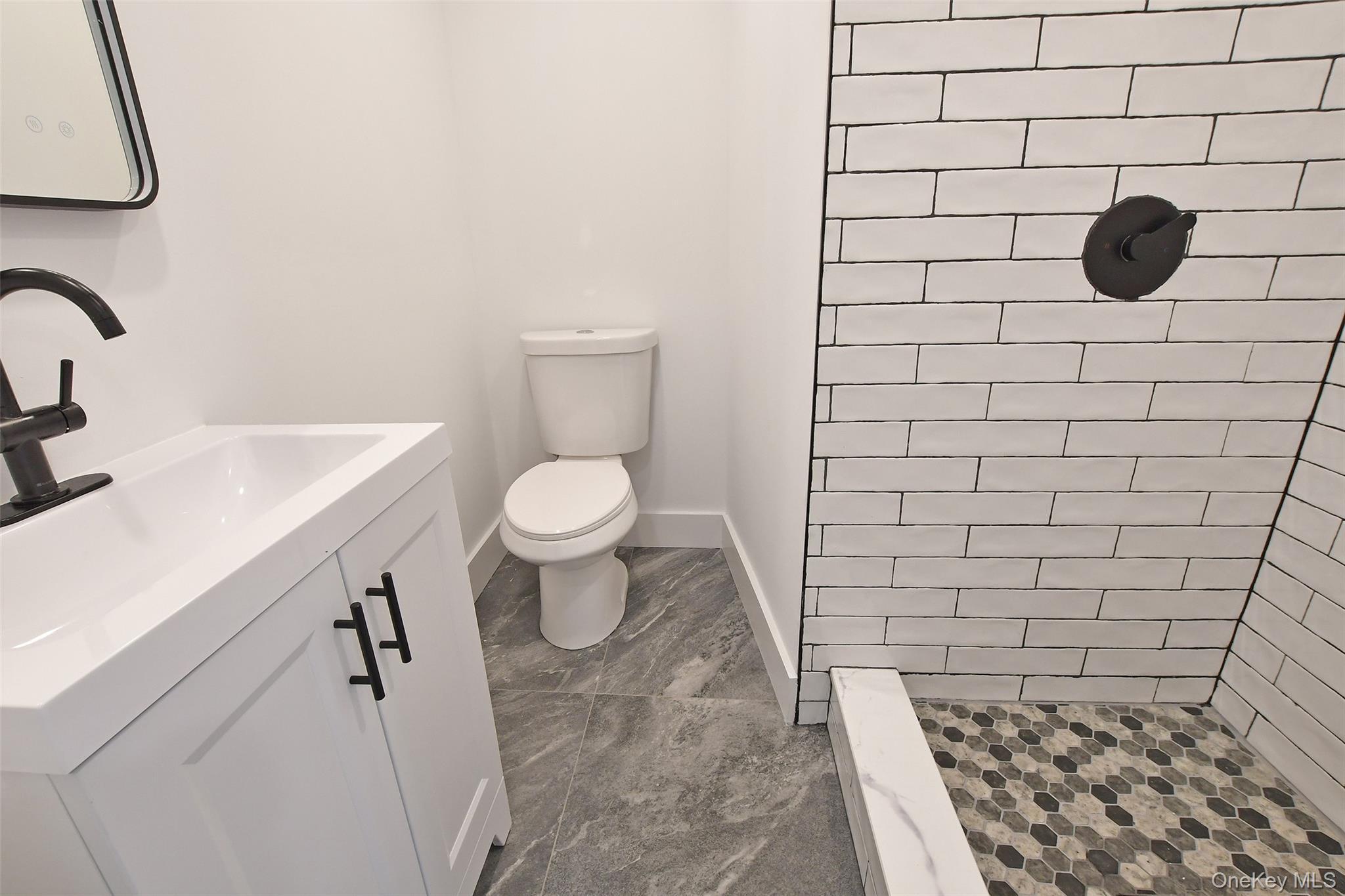 Single Family Spurwoods  Suffolk County, NY 11738, MLS-919960-29