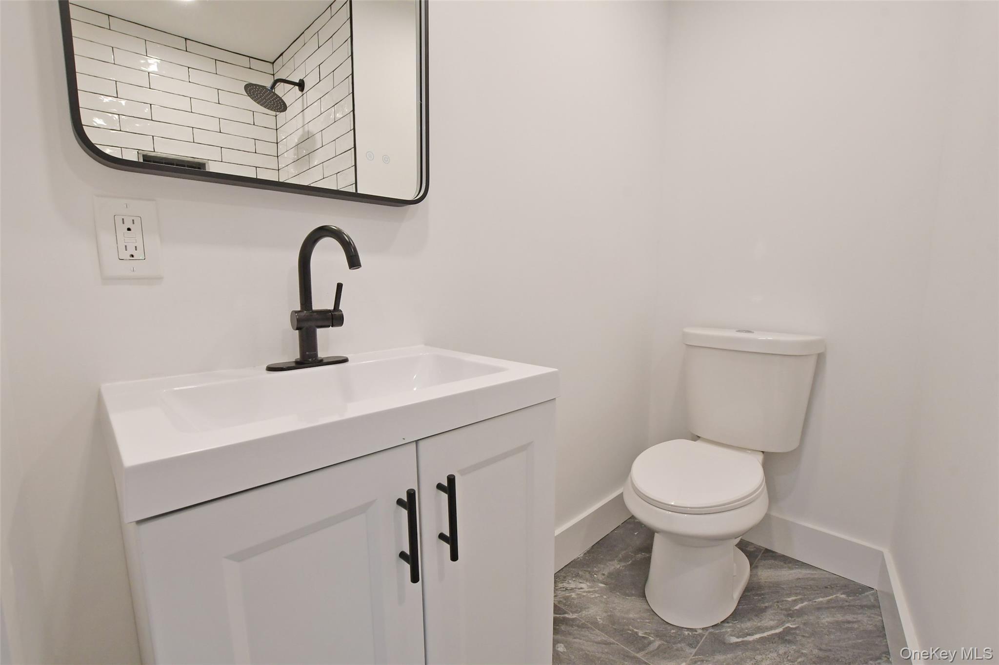 Single Family Spurwoods  Suffolk County, NY 11738, MLS-919960-30