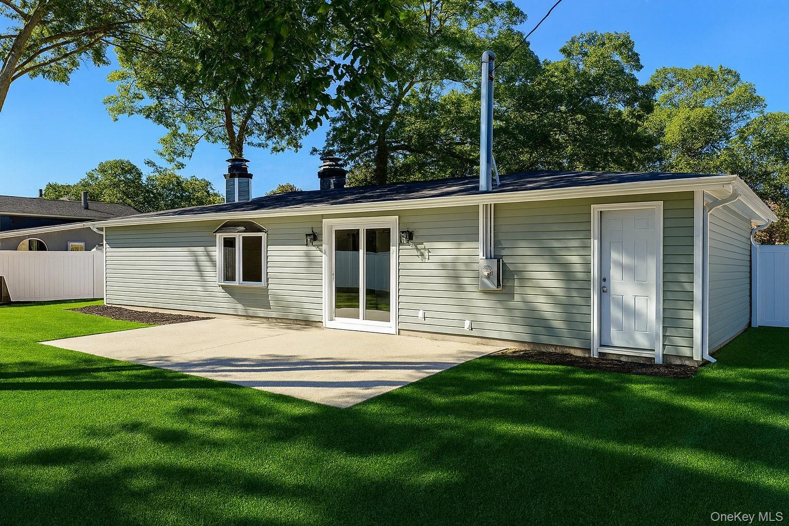 Single Family Spurwoods  Suffolk County, NY 11738, MLS-919960-37