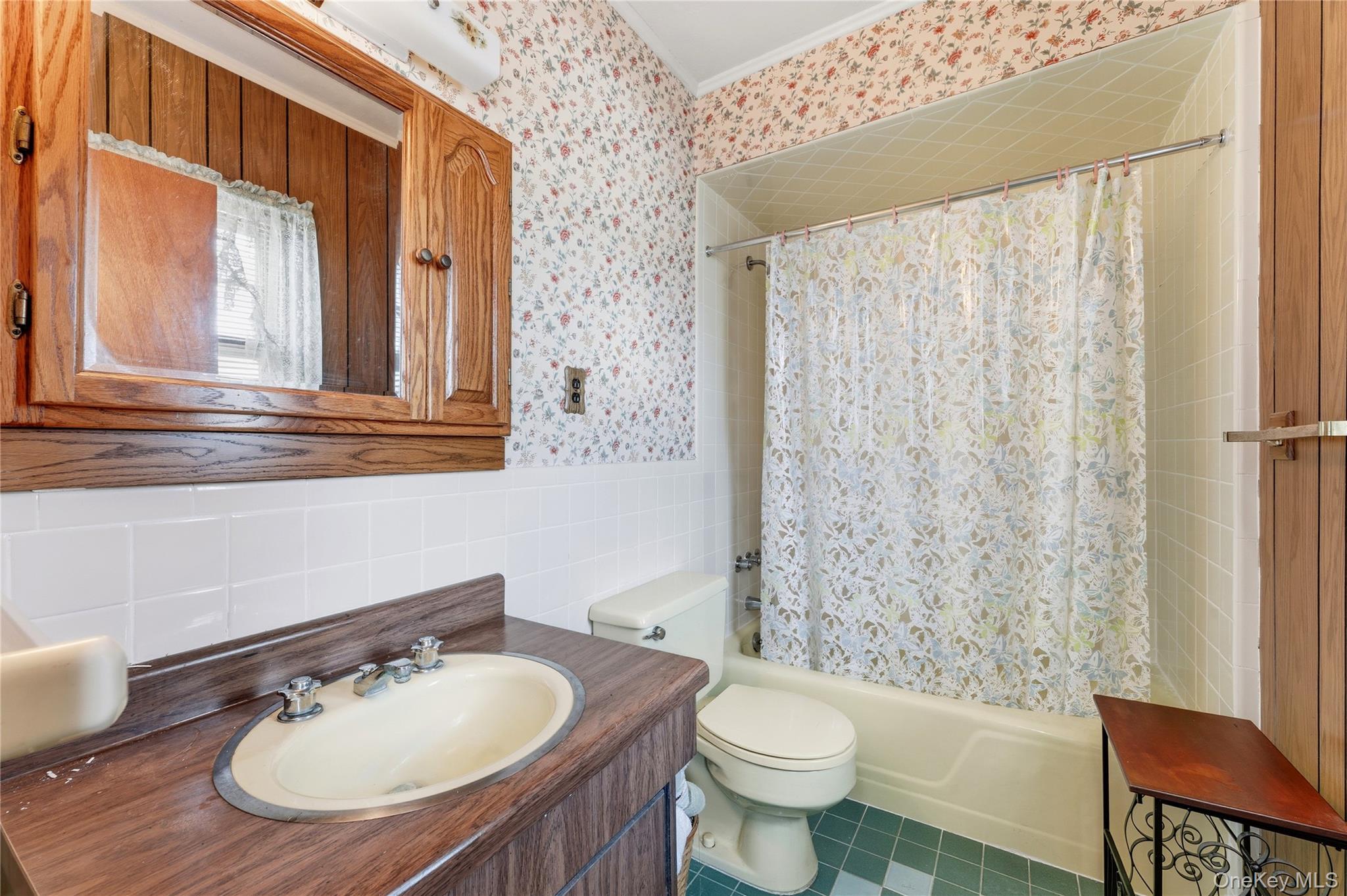 Single Family Surprise  Nassau County, NY 11003, MLS-919999-12