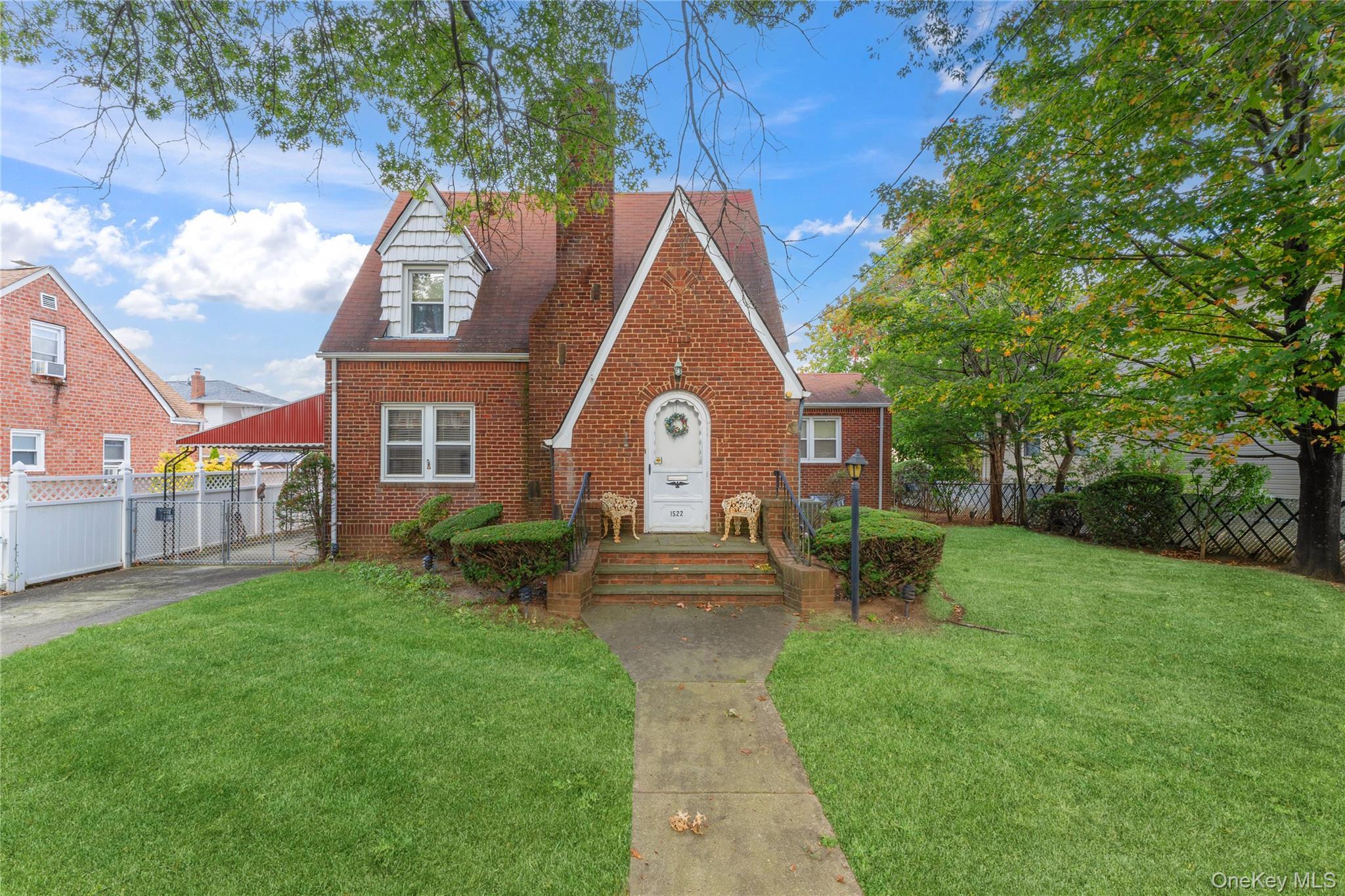 Single Family Surprise  Nassau County, NY 11003, MLS-919999-25