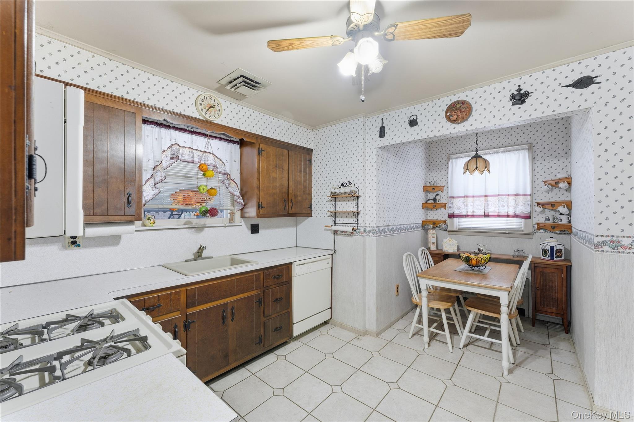 Single Family Surprise  Nassau County, NY 11003, MLS-919999-6