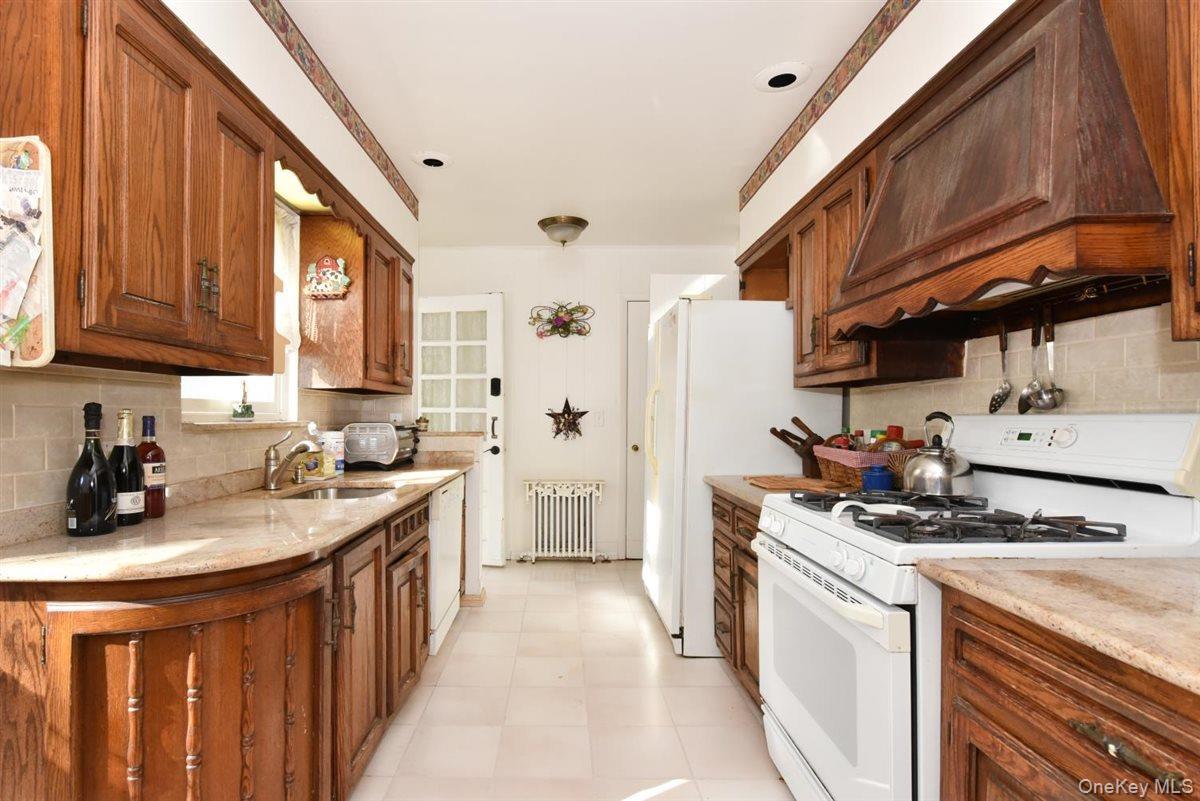 Single Family Wallace  Nassau County, NY 11520, MLS-920025-8