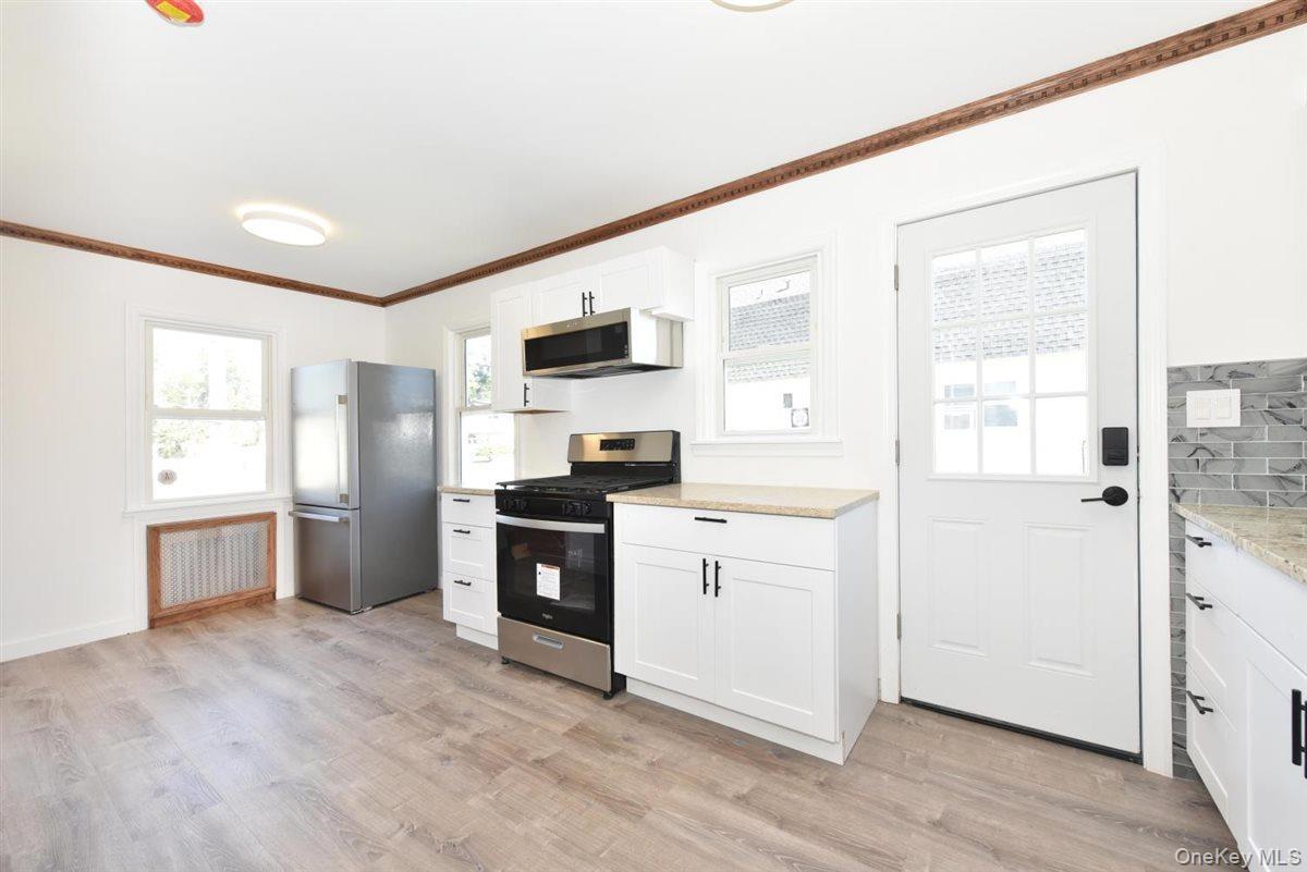 Single Family Pinebrook  Nassau County, NY 11552, MLS-920092-11