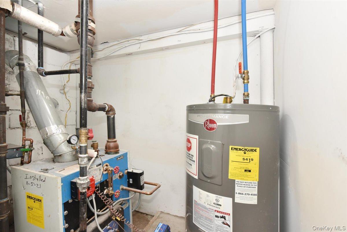 Single Family Pinebrook  Nassau County, NY 11552, MLS-920092-25