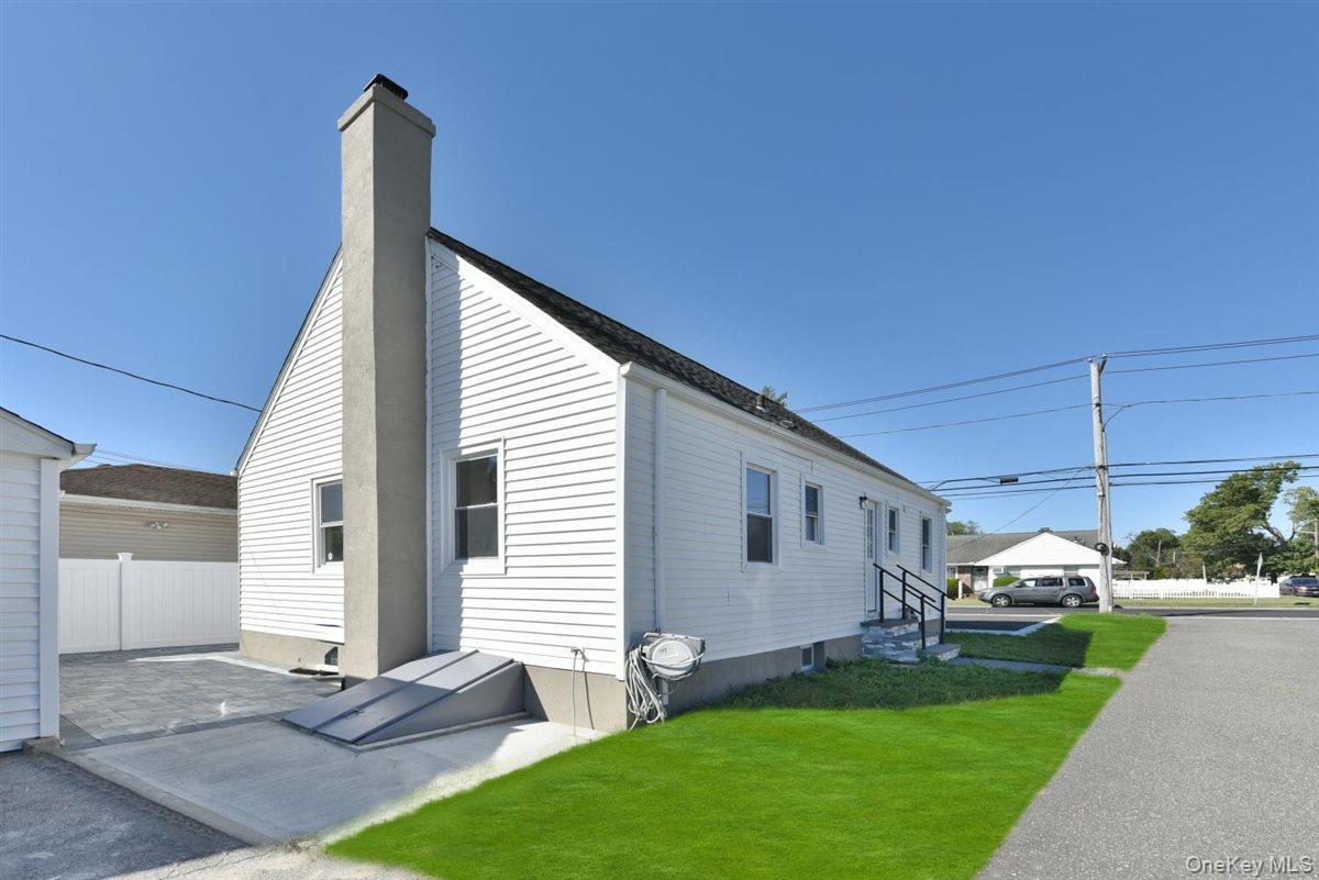 Single Family Pinebrook  Nassau County, NY 11552, MLS-920092-29