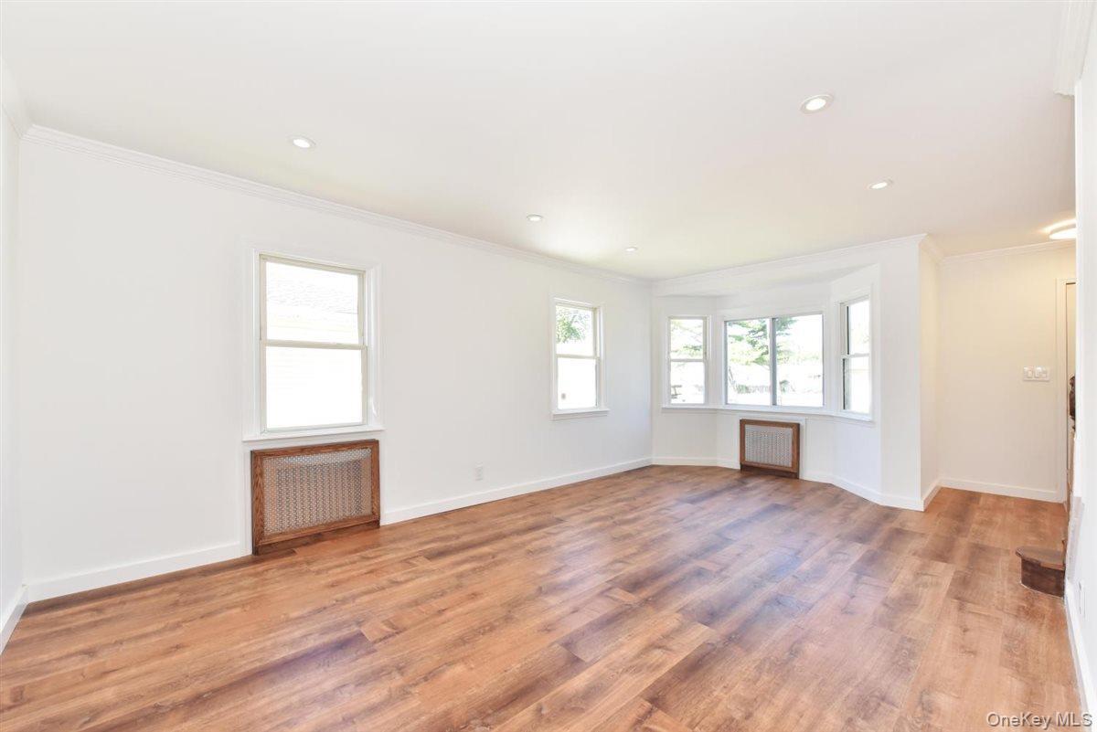 Single Family Pinebrook  Nassau County, NY 11552, MLS-920092-5