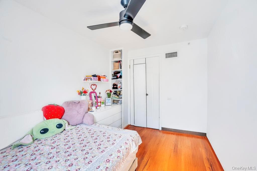 Condo Rockaway Beach  Queens, NY 11694, MLS-920111-8