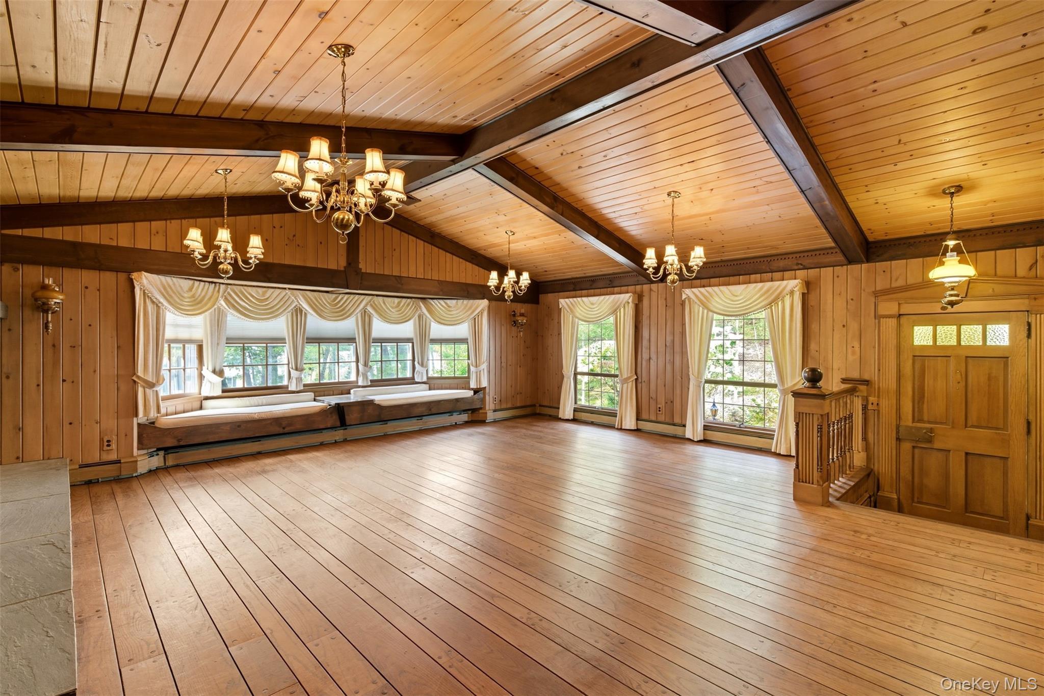 Single Family Manor Suffolk County, NY 11743, MLS-920116-13